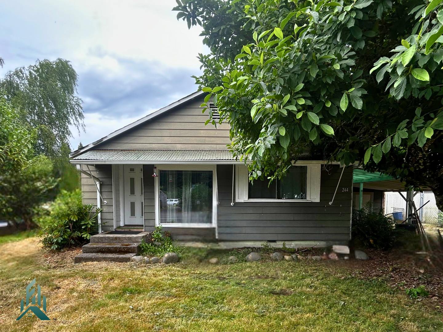 Pet-Friendly 2BR Home with Fenced Yard in Lyons – photo 1 of 11