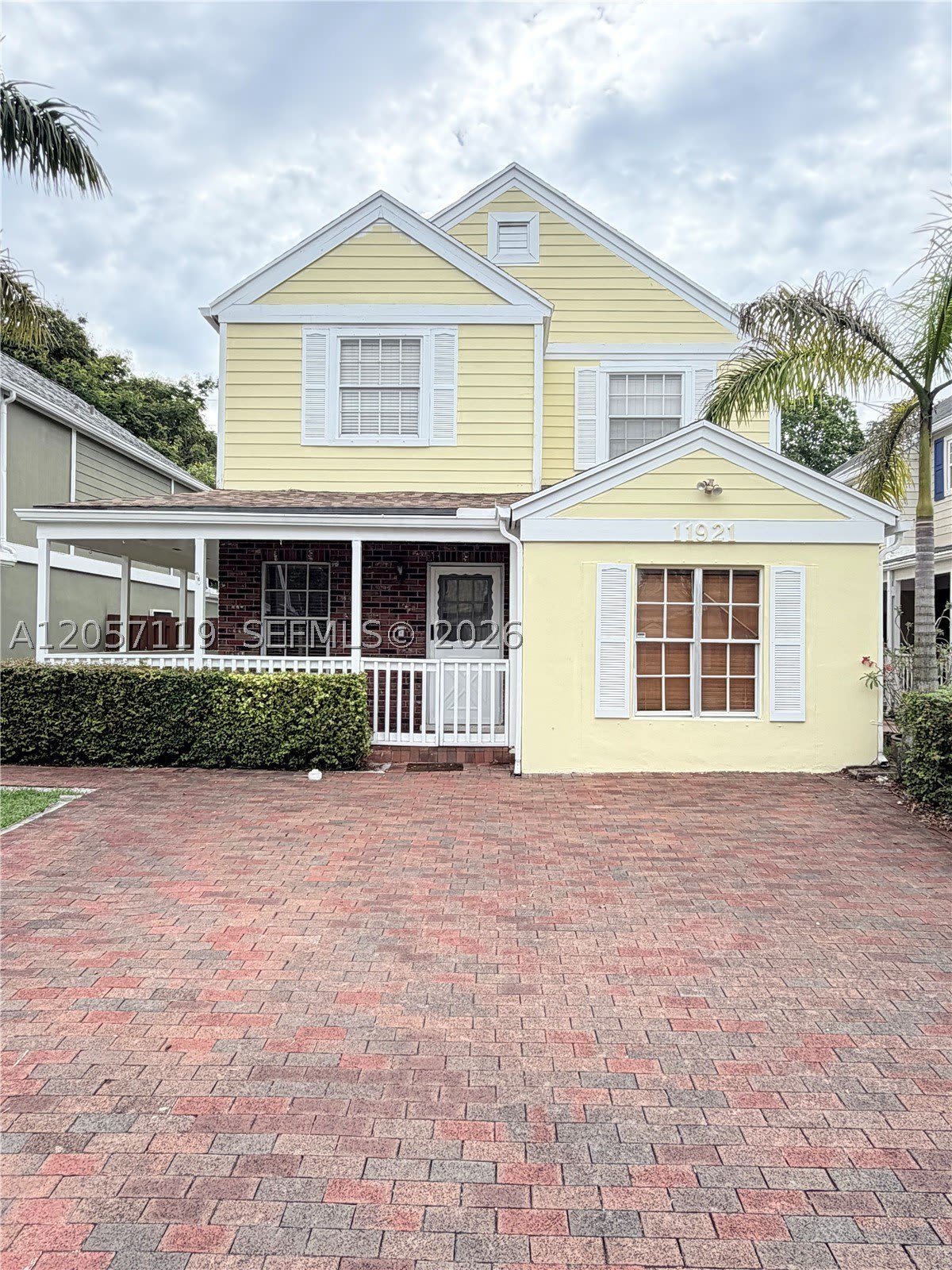 11921 SW 117th Ct – photo 1