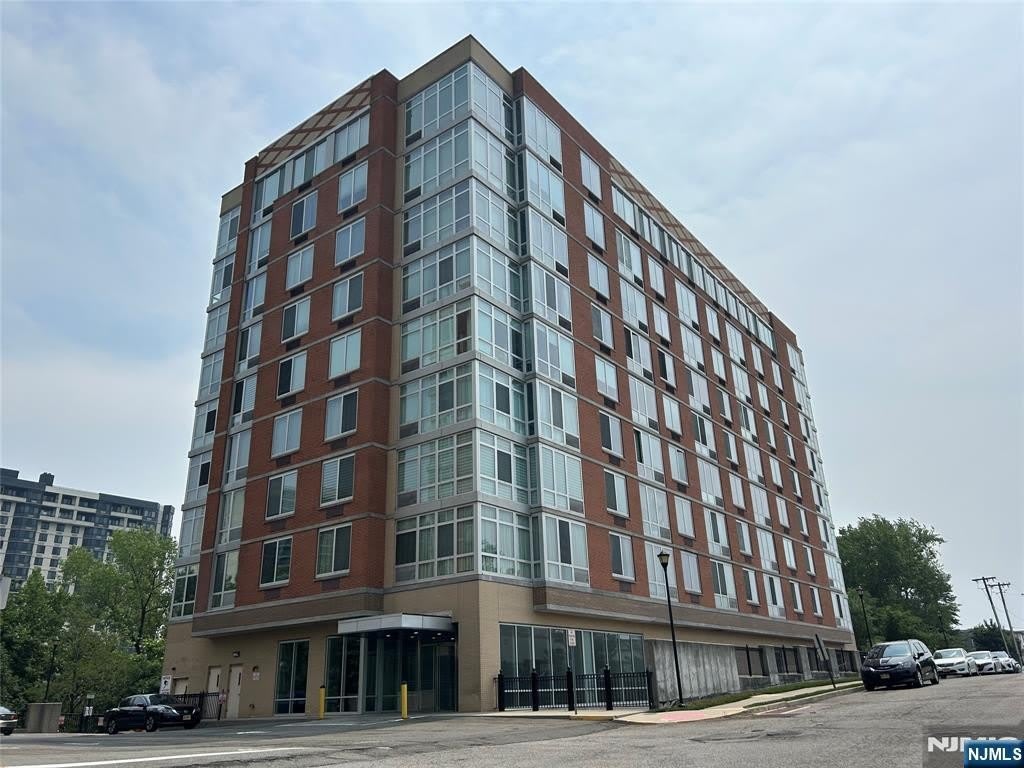 600 12Th Street – photo 1 of 47