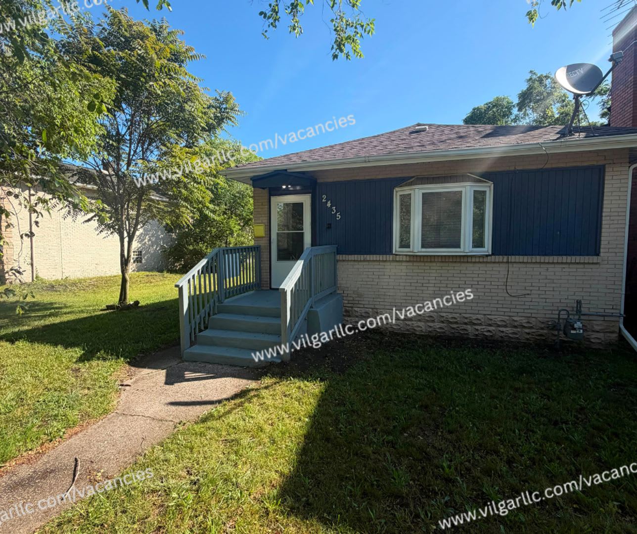 Newly Renovated 3 Bedroom 1 Bathroom Home – photo 1