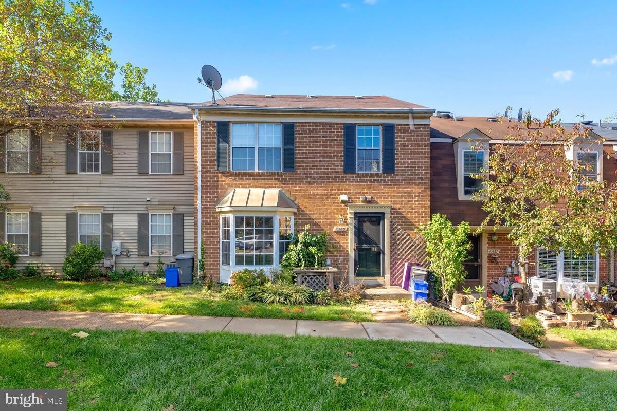 10129 GREEN HOLLY TER – photo 1 of 23