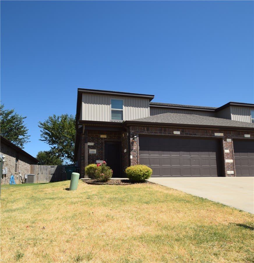 1520 Sandpiper Street – photo 1 of 215