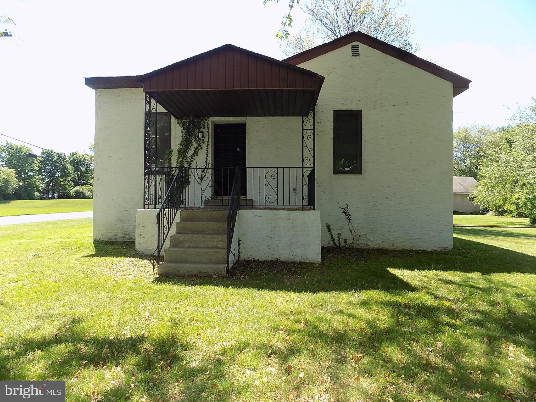 276 WOODBOURNE Road – photo 1