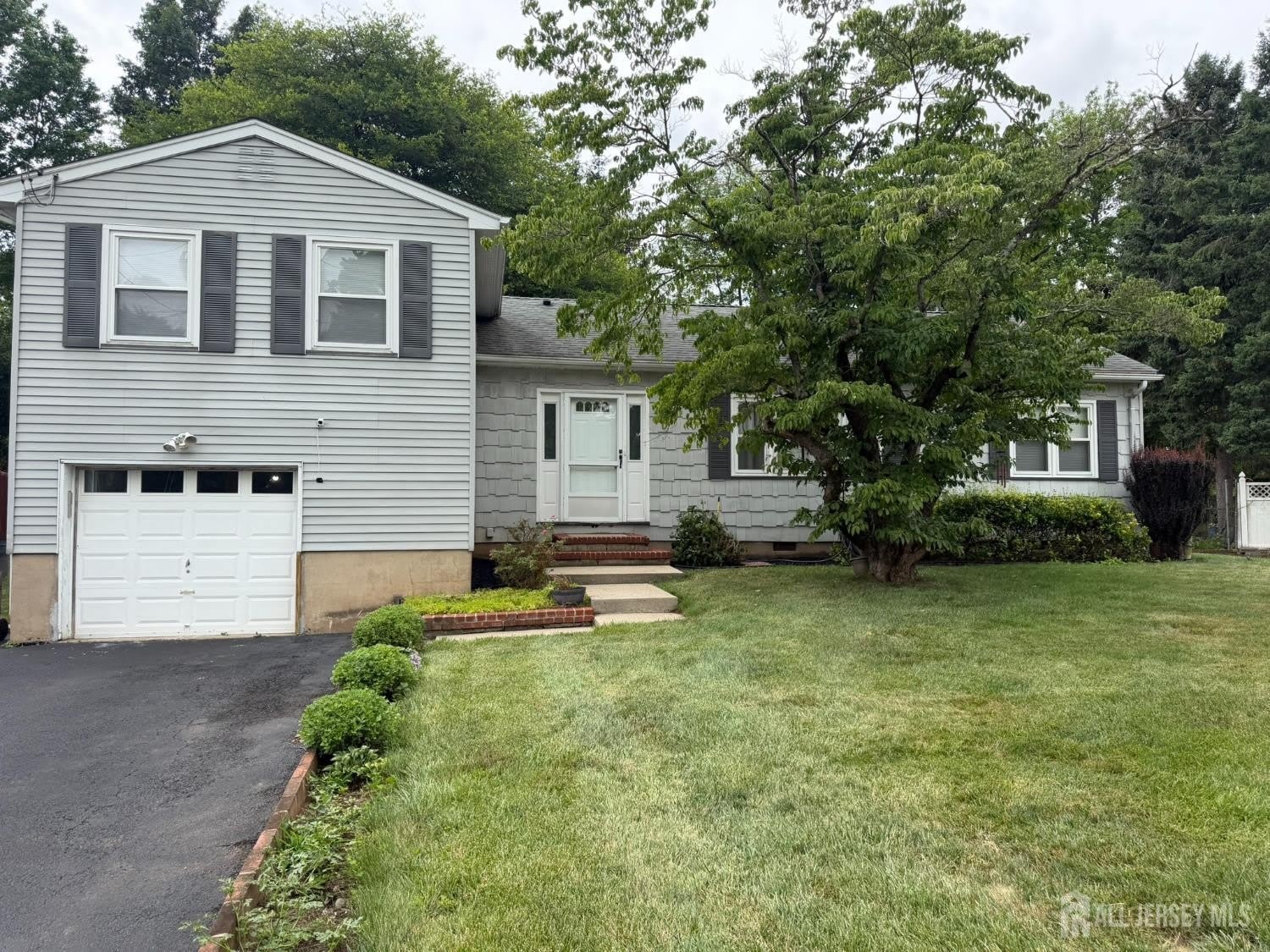 652 Holly Lane – photo 1