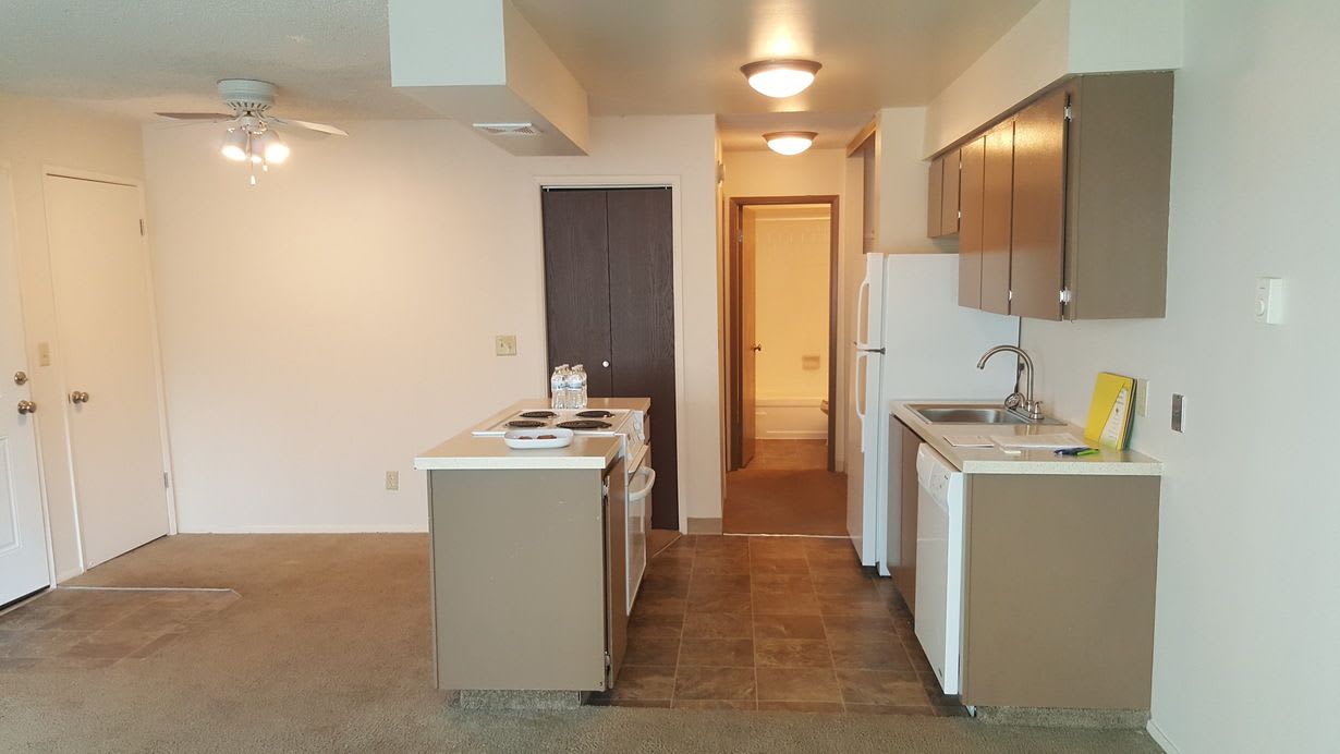 Tristin Square Apartments – photo 1
