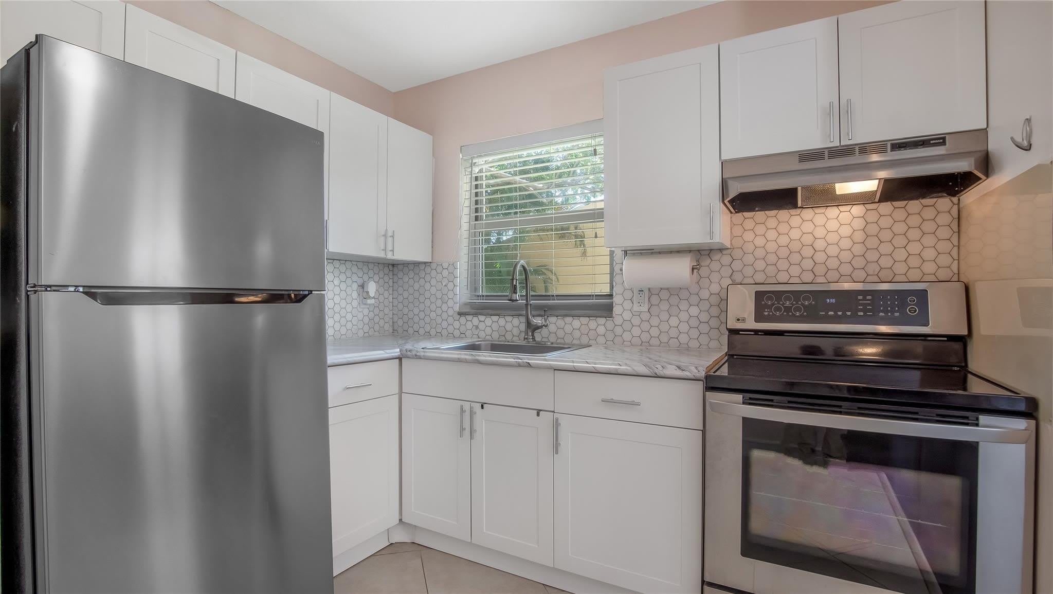 5186 Ne 6Th Avenue – photo 1