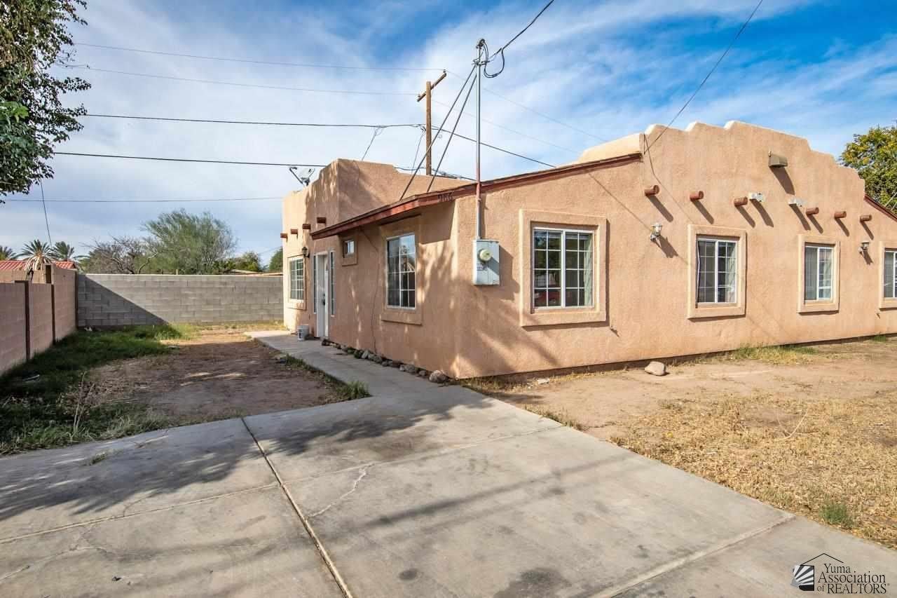 986 S 37 AVE – photo 1 of 14