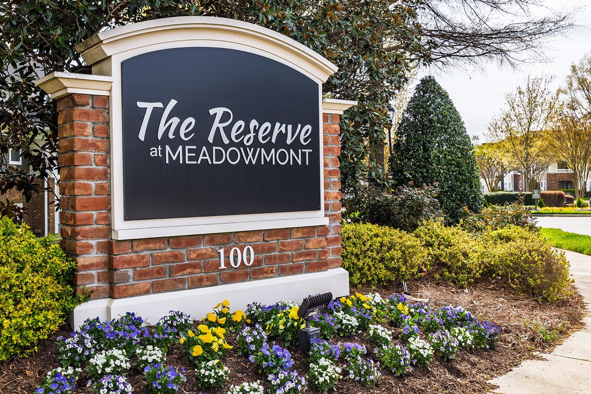 The Reserve At Meadowmont Apartments And Townhomes – photo 1