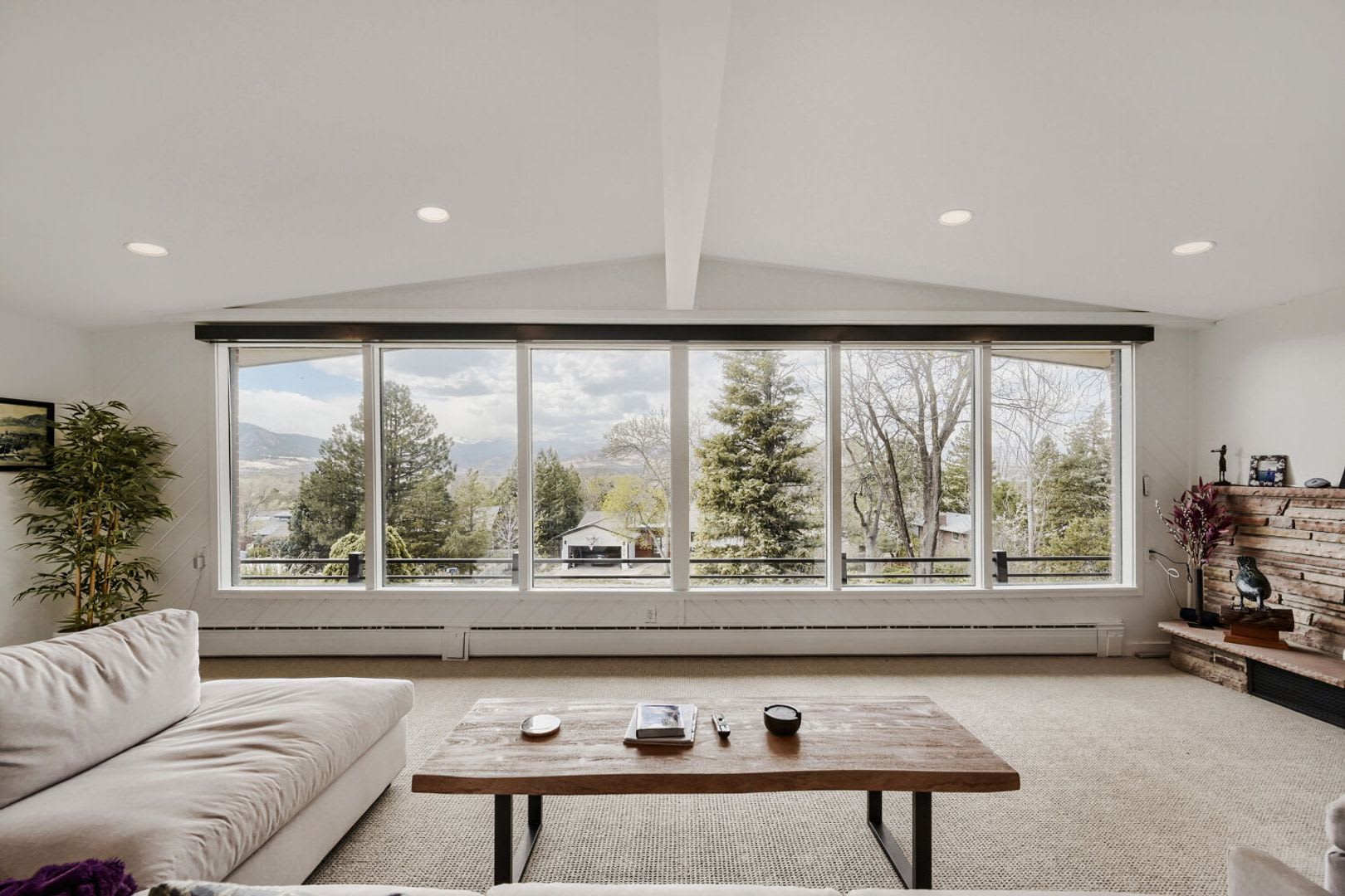 Panoramic Peaks And Ultimate Boulder Retreat – photo 1 of 247
