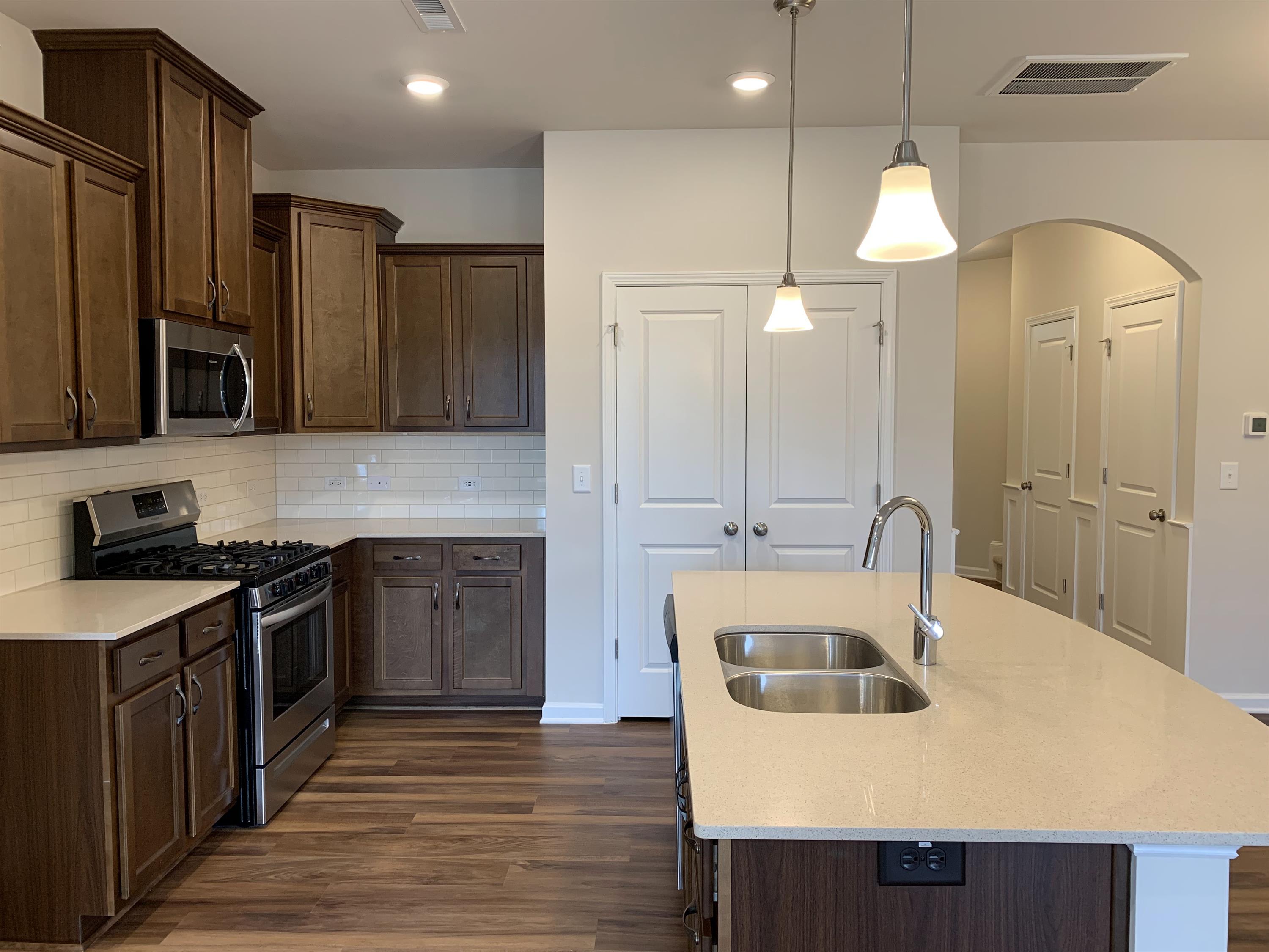 6193 Beale Loop – photo 1