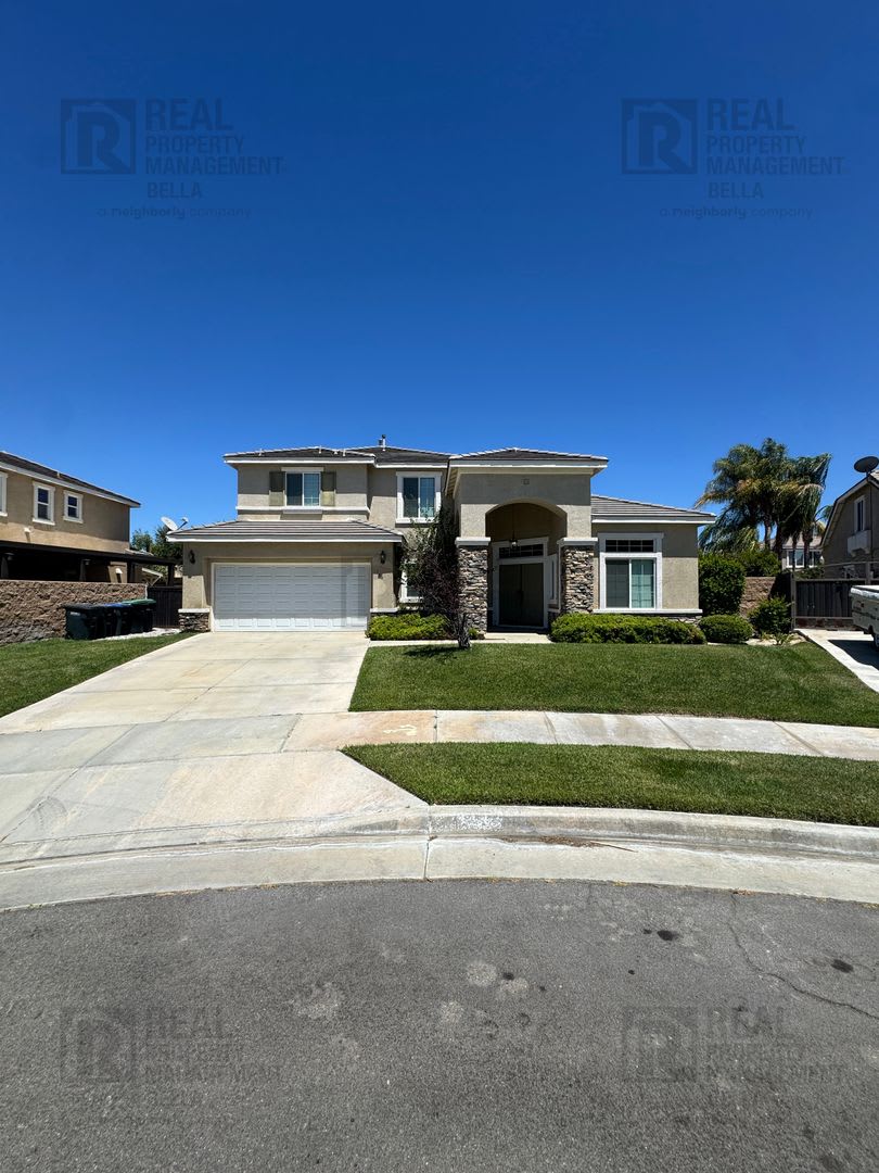 Spacious 4 Bedroom Menlo Estates Home In A Cul De Sac Downstairs Bedroom Full Bath Rv Boat Parking – photo 1 of 216