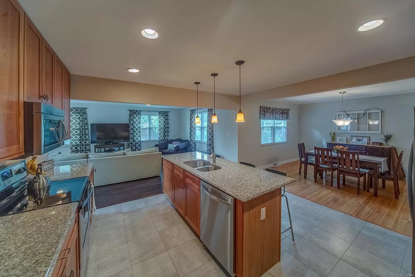 2404 Wendy Way Drive – photo 1 of 20