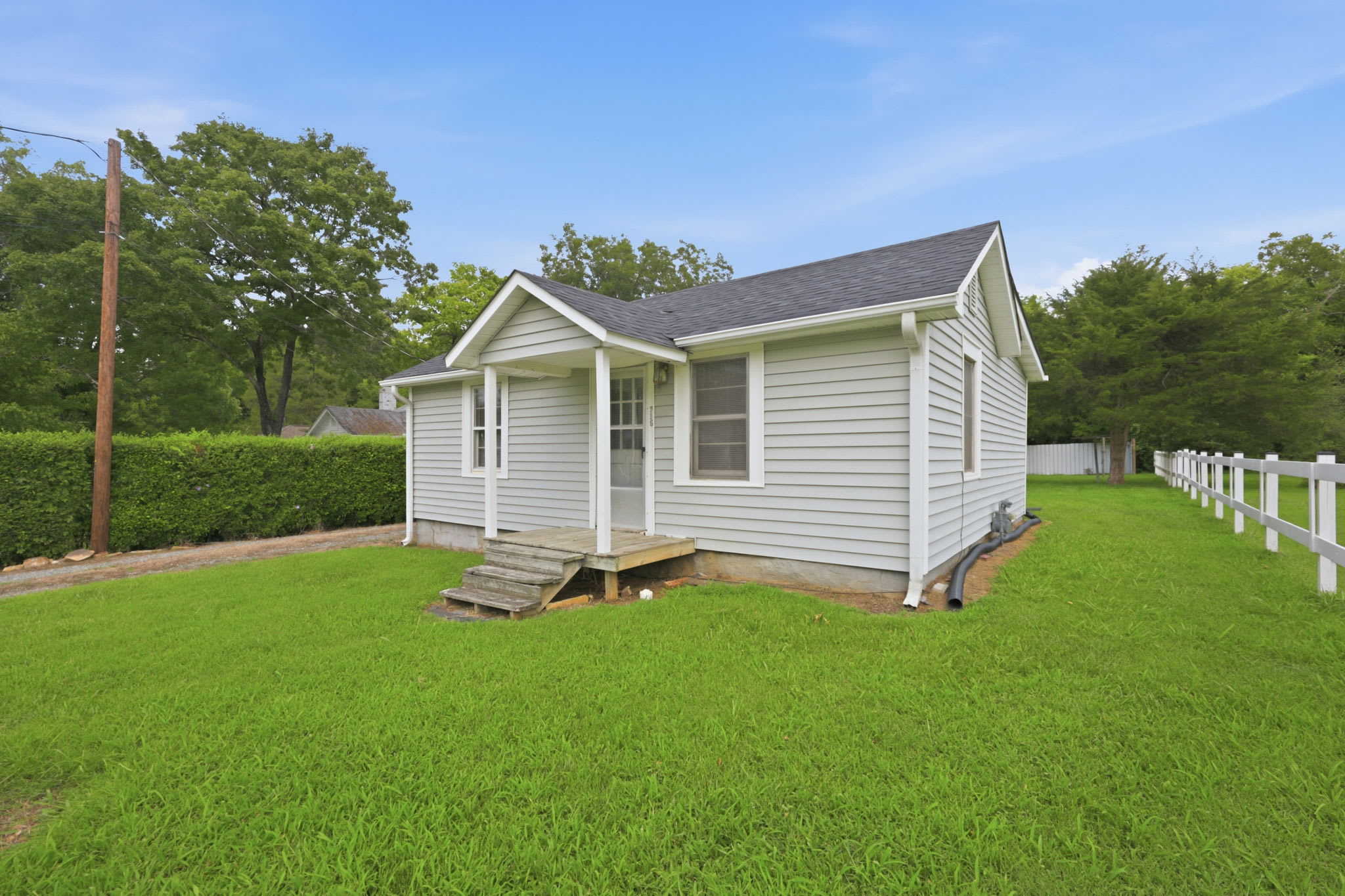 715 Larry Avenue – photo 1 of 51
