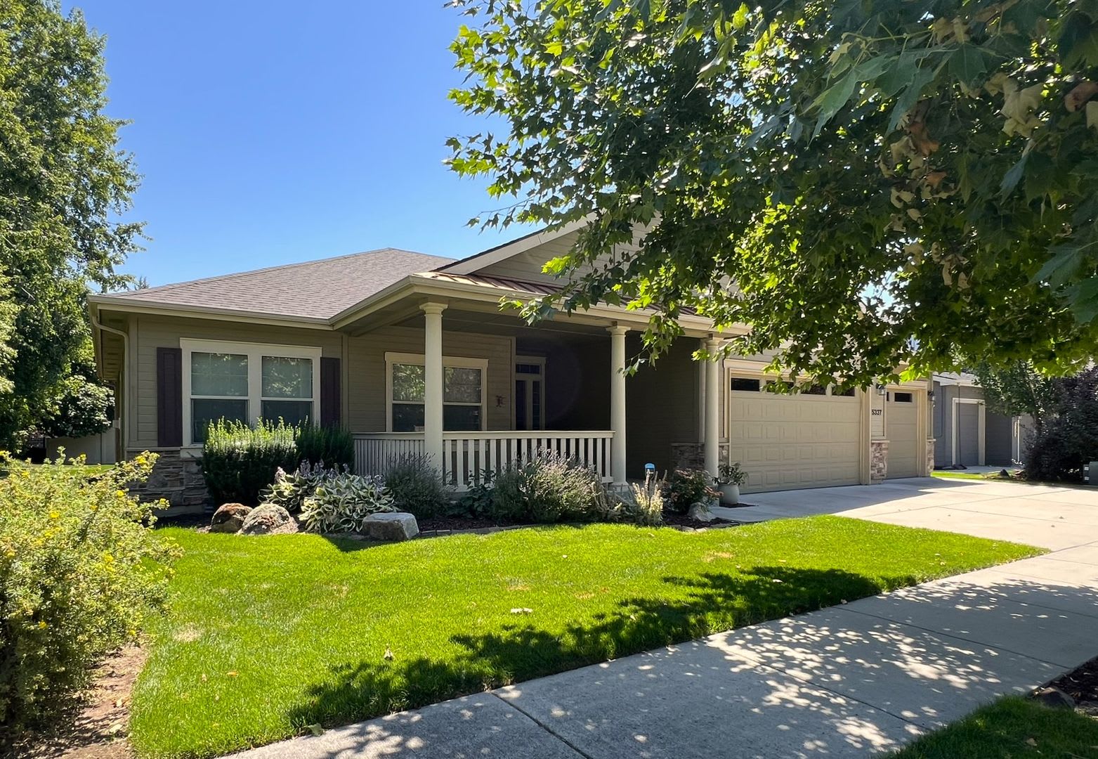 Beautiful 3 bed 2 bath home in The Preserve Subdivision just off Linder Ln in Eagle. – photo 1 of 66