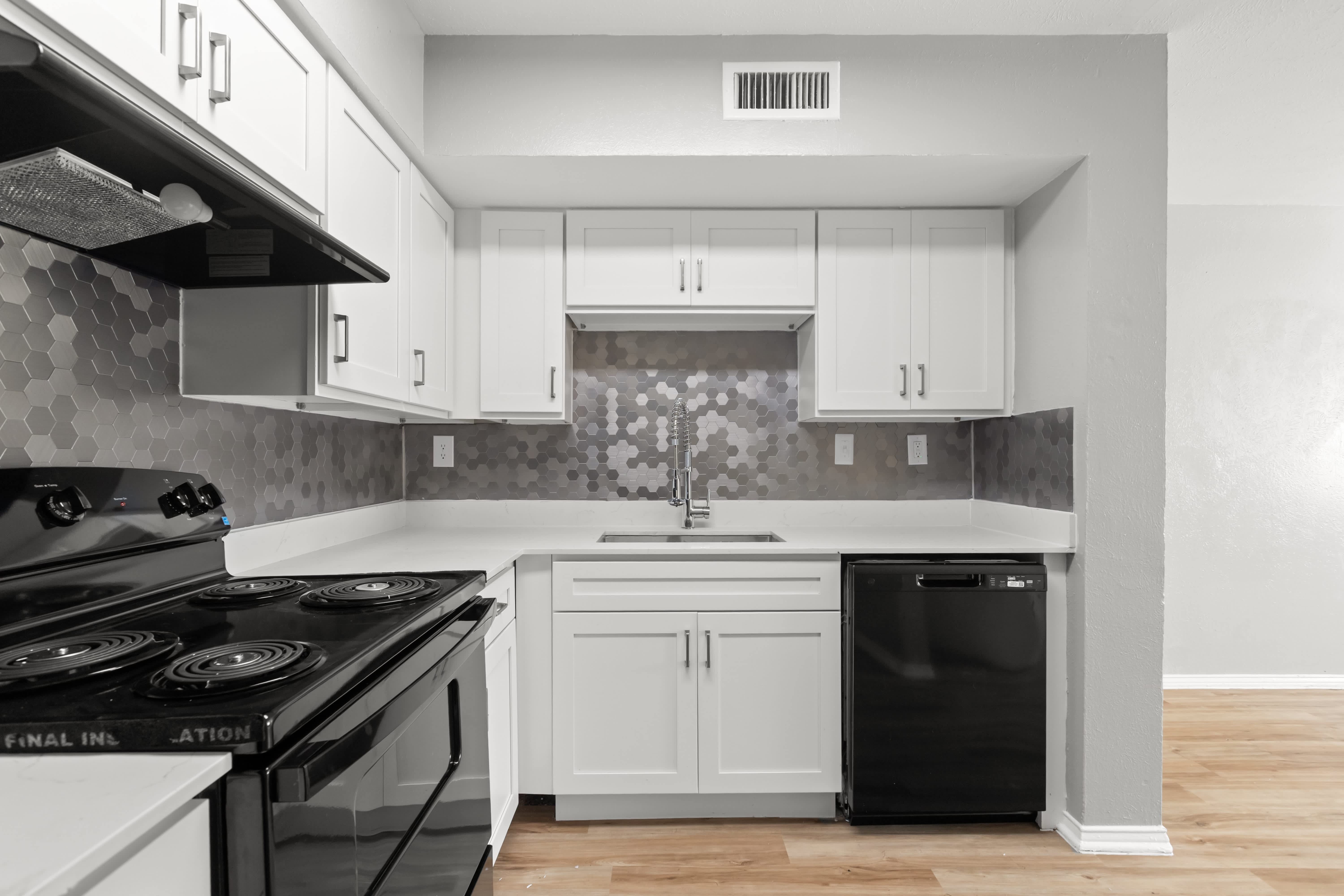 Creekview Apartment Homes – photo 1