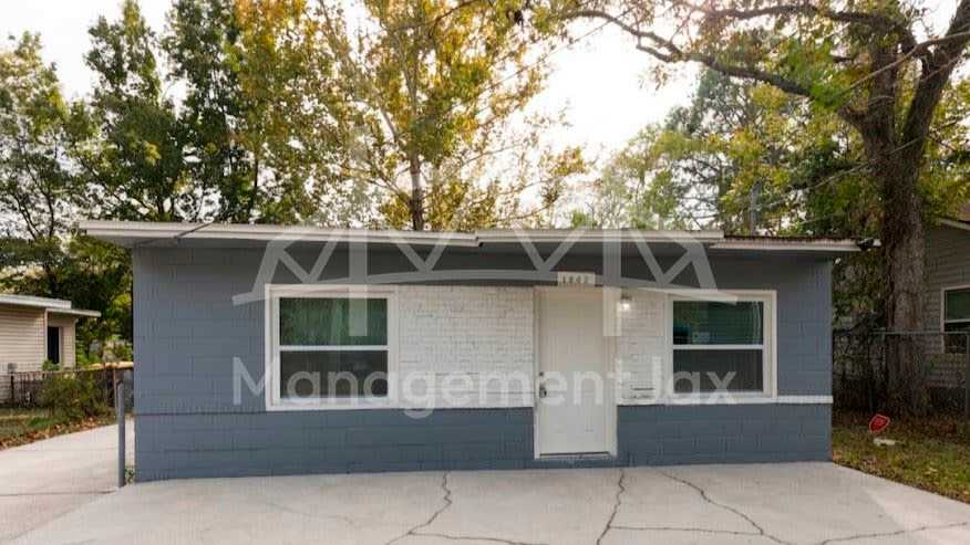 1842 West 26th Street – photo 1