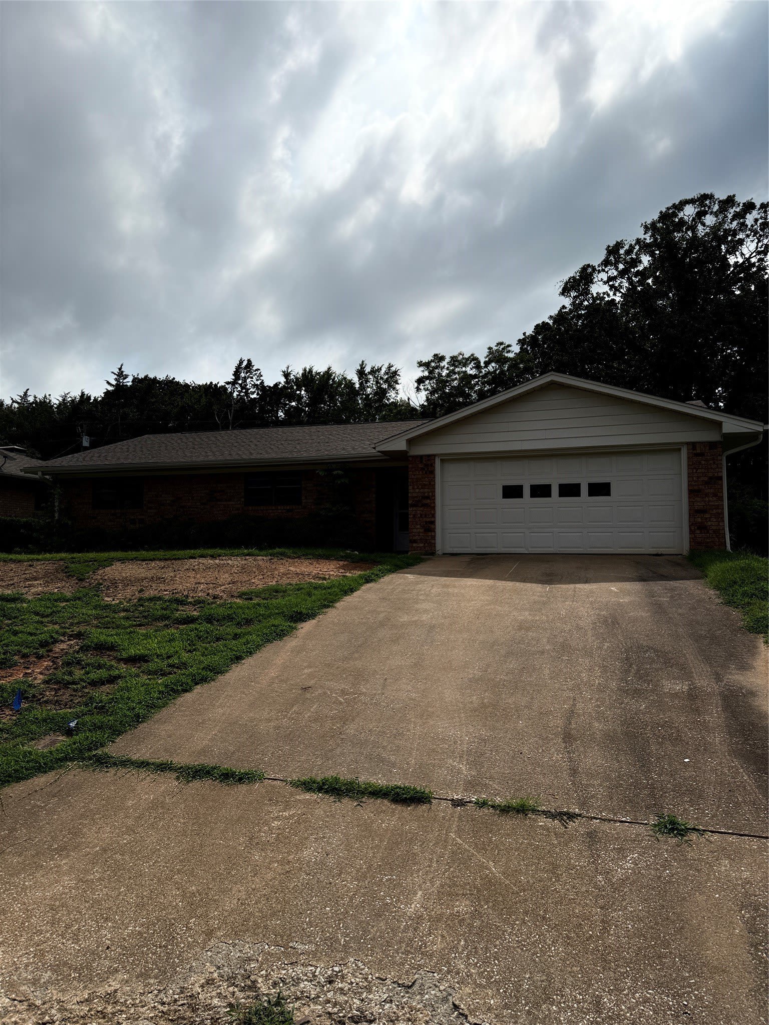 2409 Caprice Avenue – photo 1
