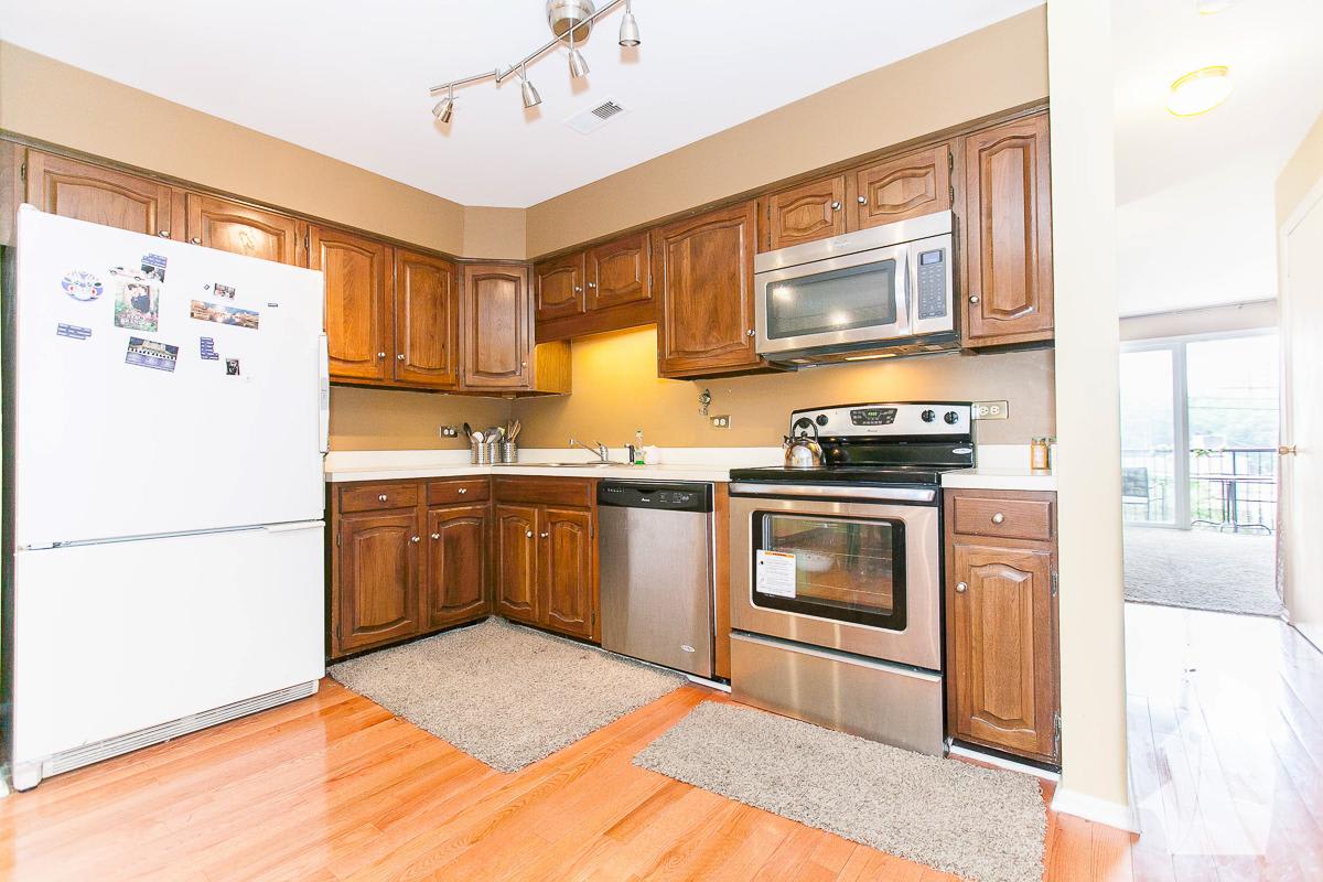 1330 N La Salle Dr – photo 1