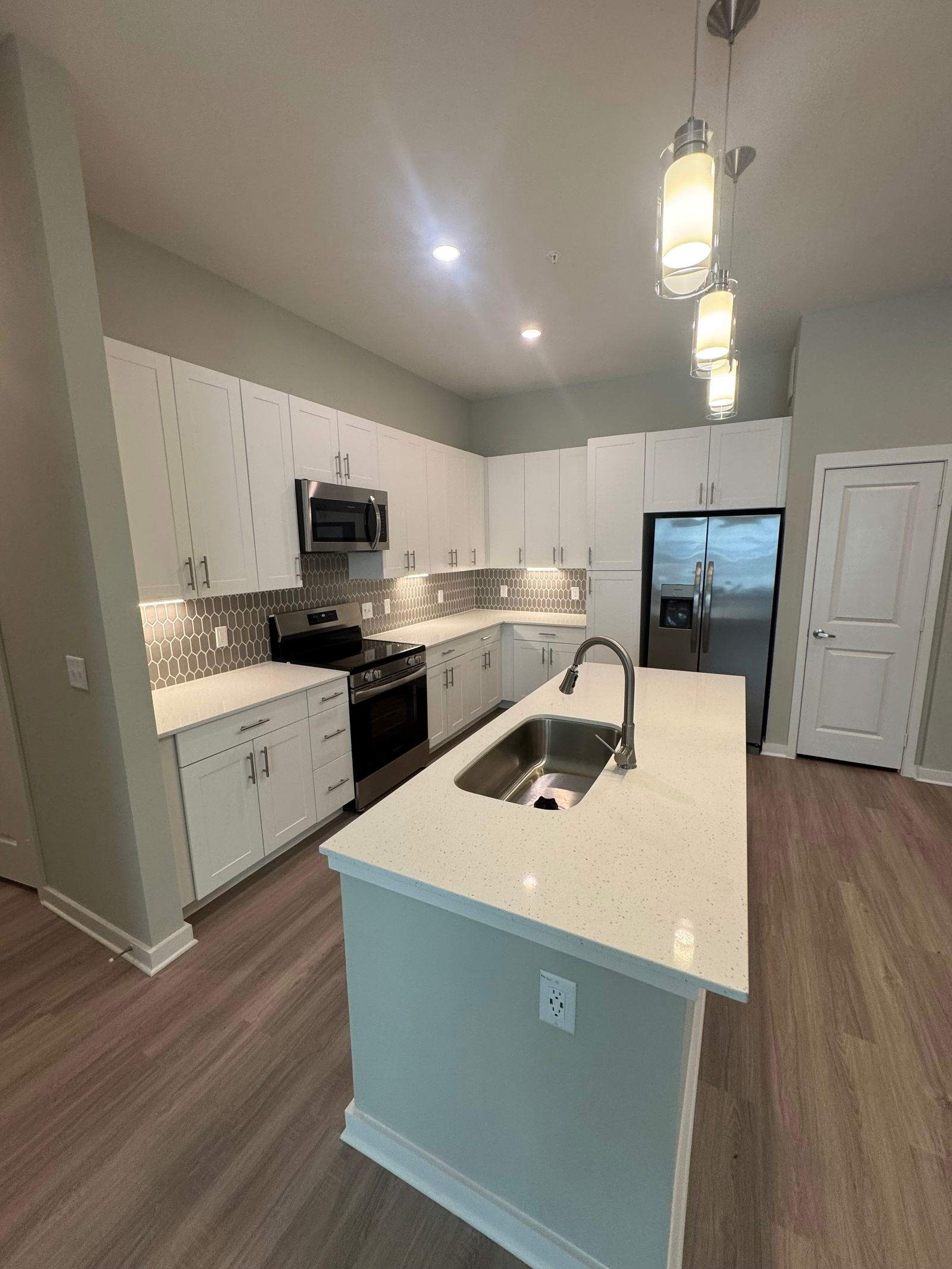 2255 West White Street – photo 1