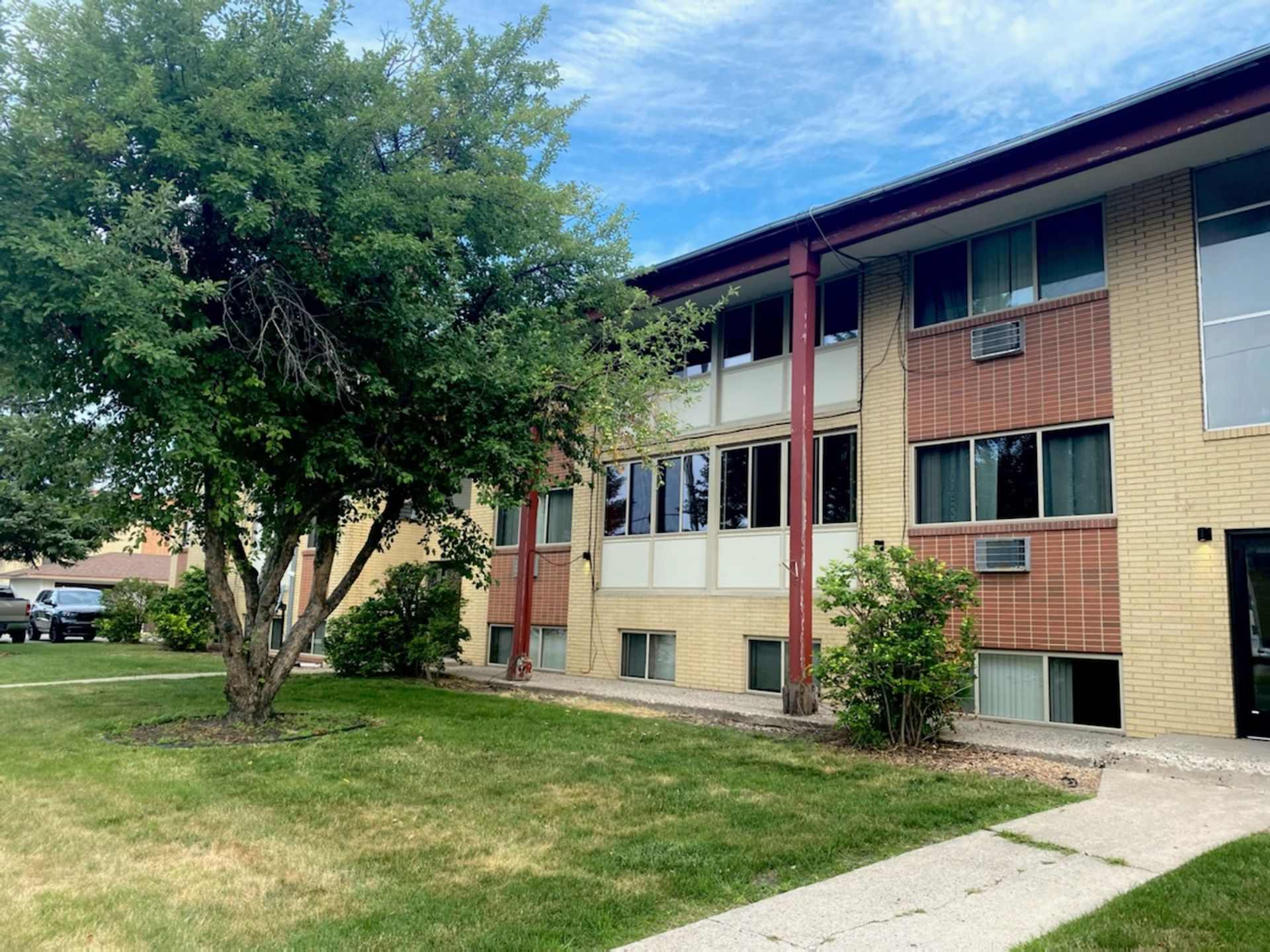 924 24th Ave S – photo 1