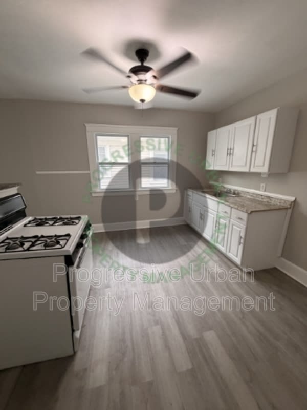 15619 School Avenue – photo 1