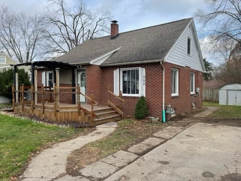506 Maple Ridge – photo 1 of 13