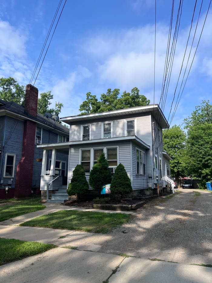 520 Oak Street – photo 1