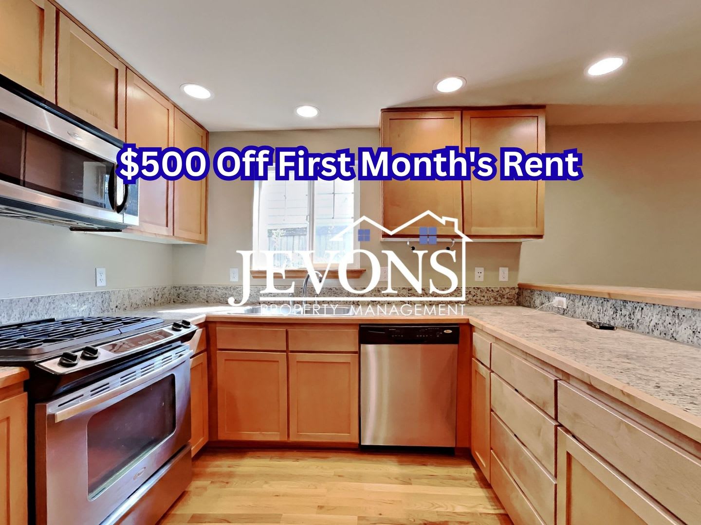 Charming two-story condo with two master suites – photo 1
