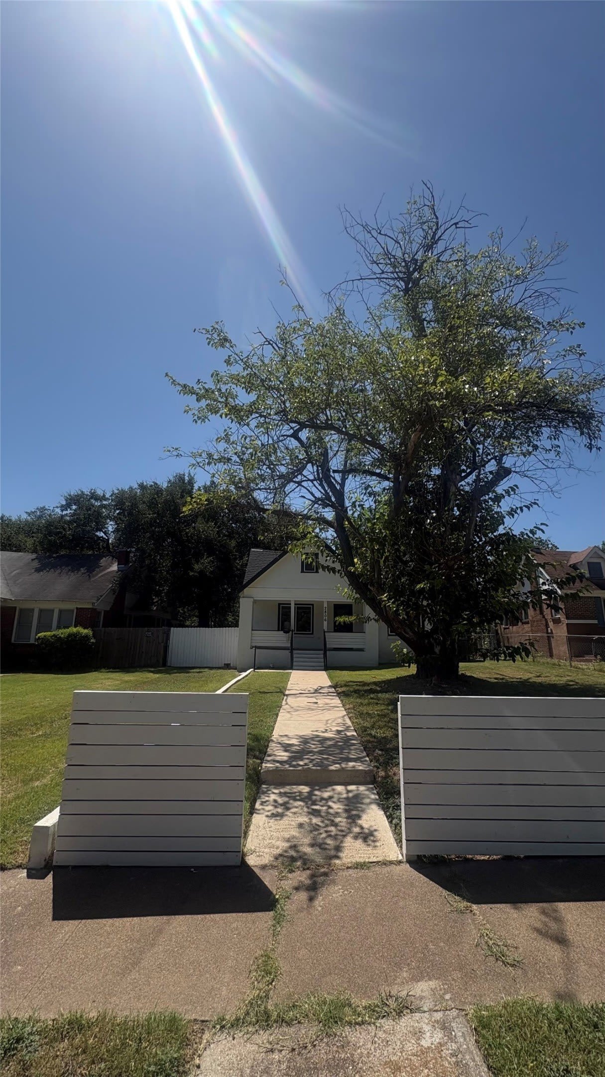 2806 Windsor Avenue – photo 1