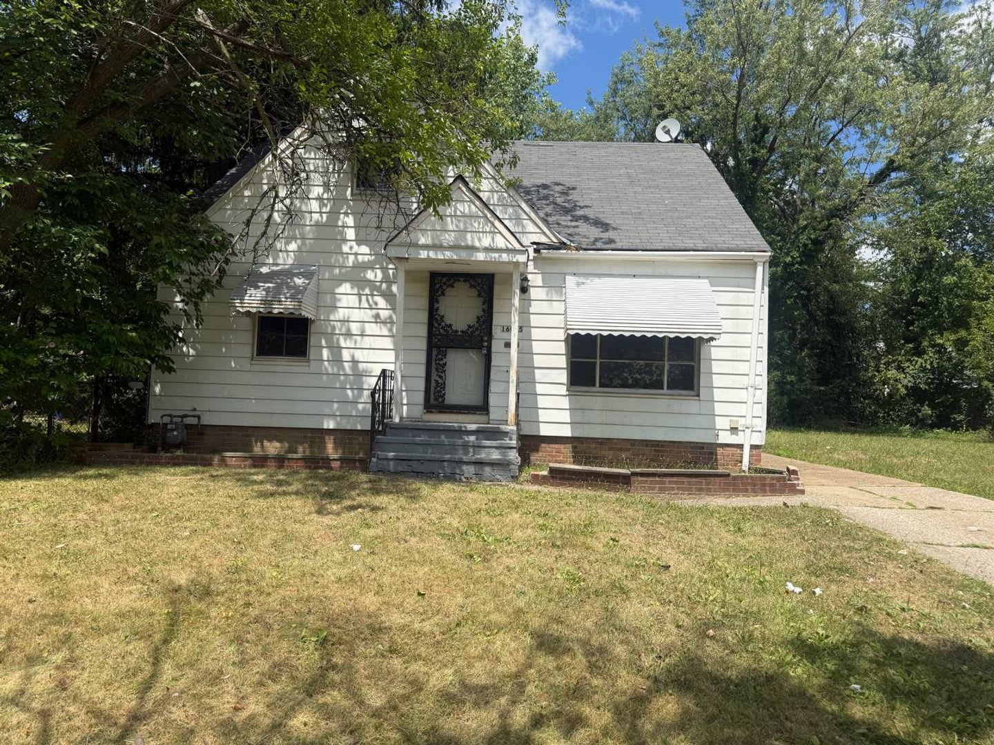 3-Bedroom Cozy Colonial House – photo 1