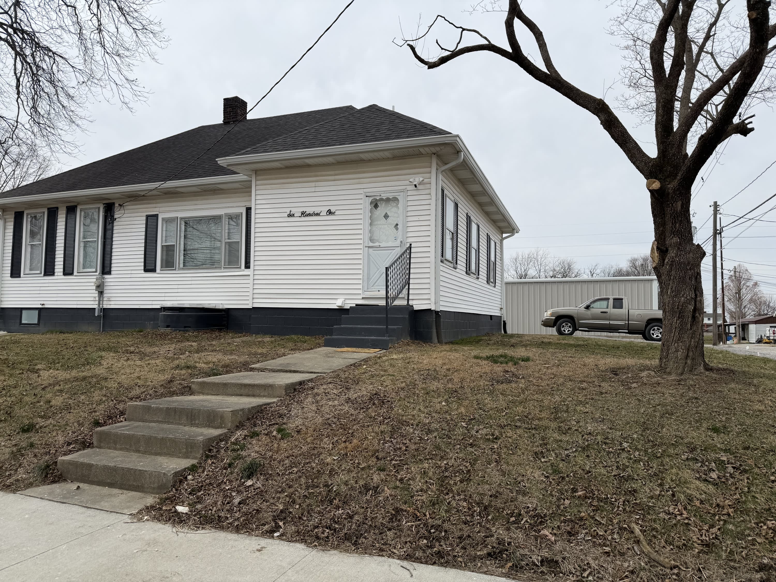 609 South Main Street – photo 1 of 10