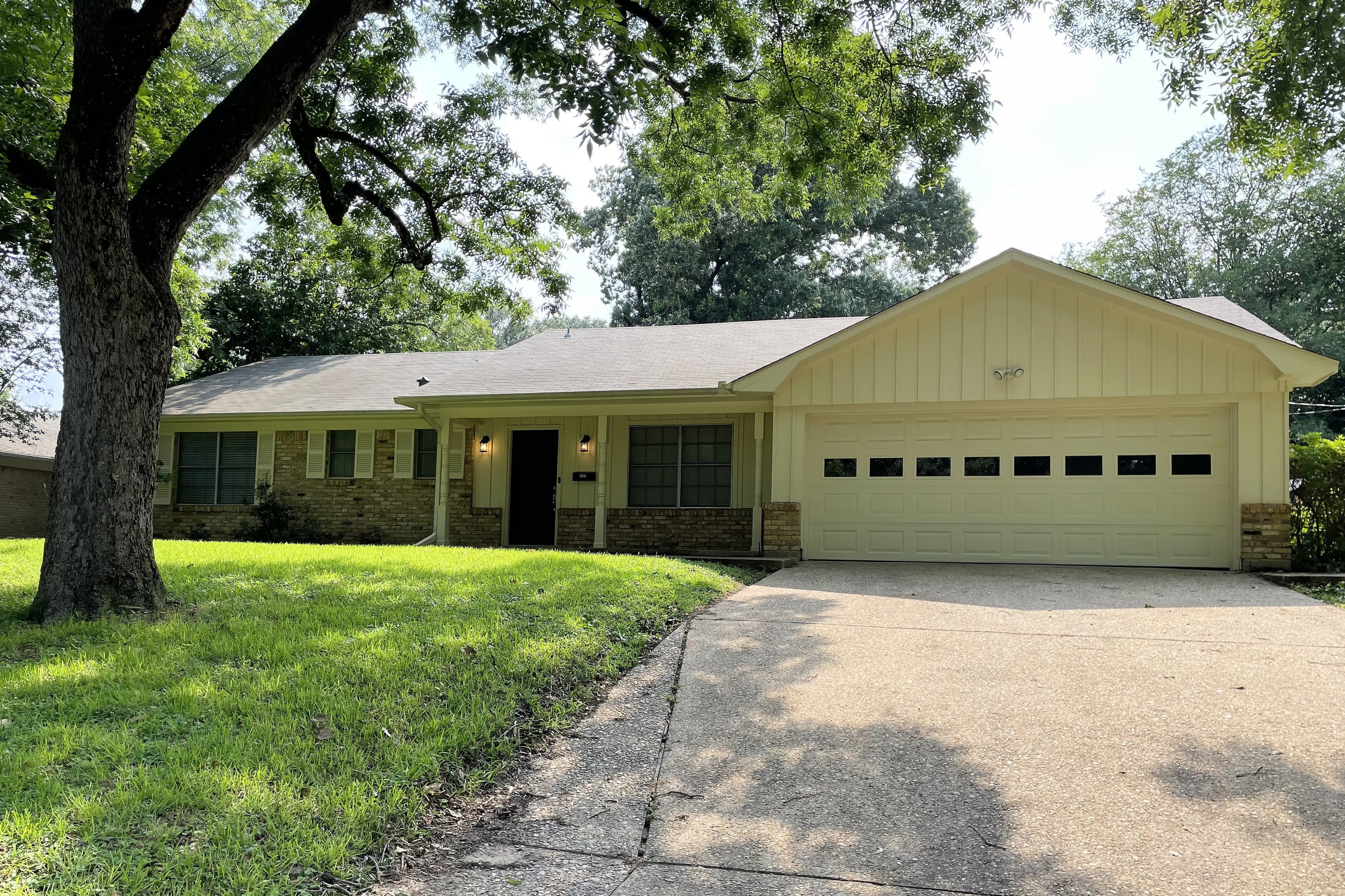 3507 Silverwood Dr – photo 1 of 200