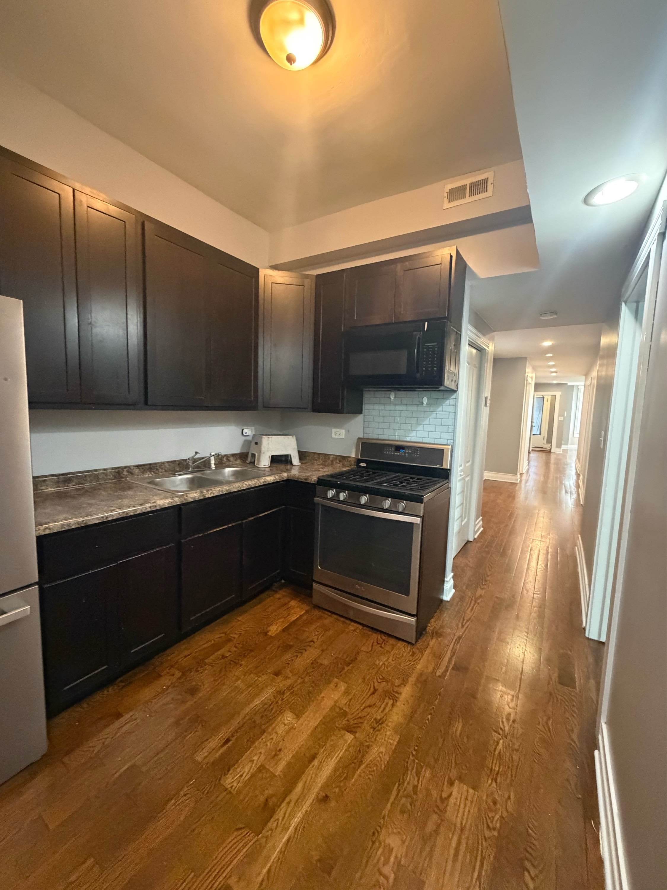 6926 South Parnell Avenue – photo 1