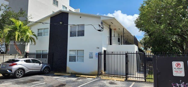 714 NE 85th St – photo 1