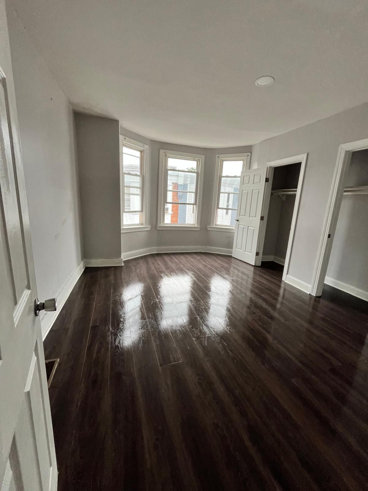 1332 N Hobart St – photo 1