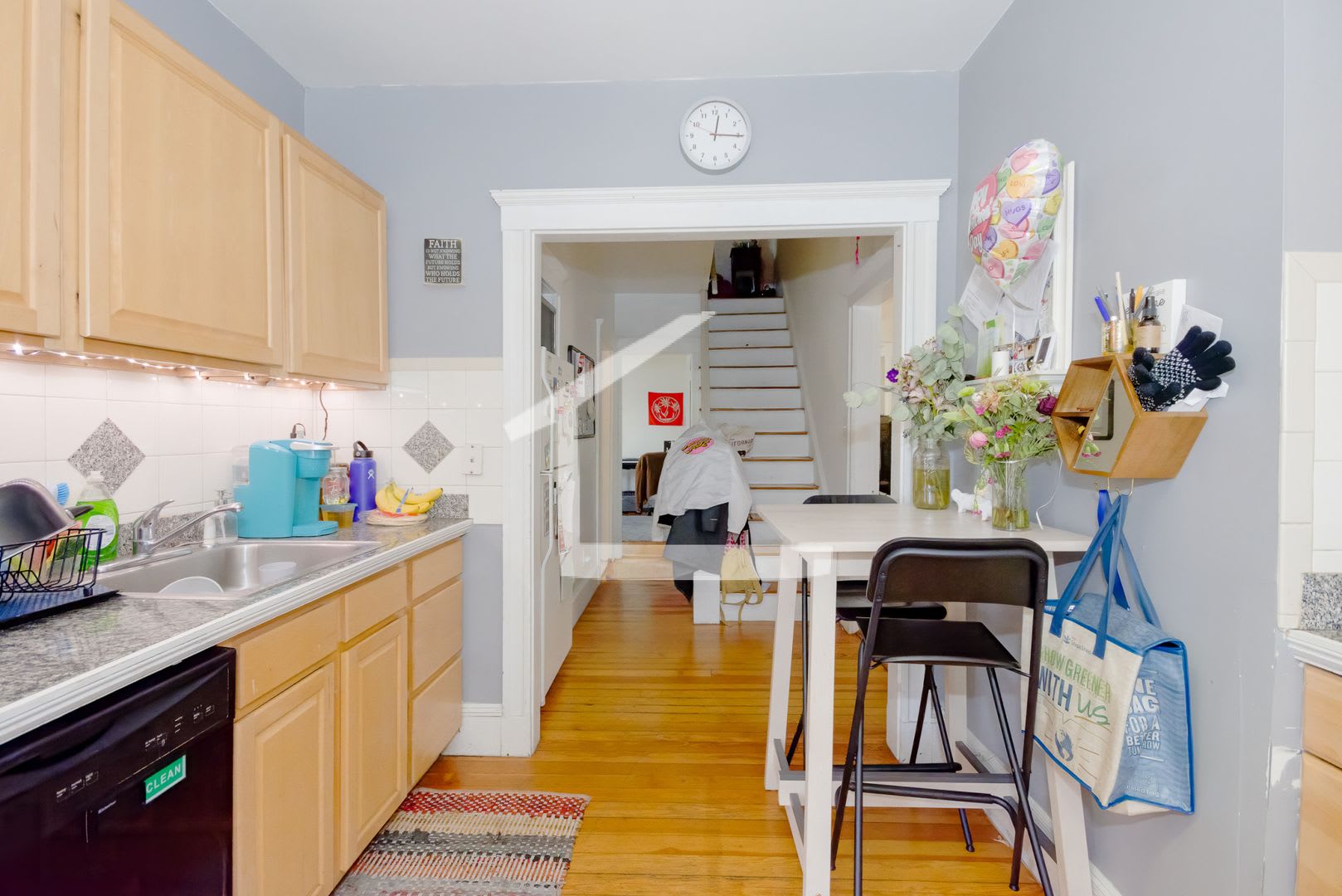 Apt near Harvard Ave. T Stop, Heat and Hot Water Included, Modern, Spacious, Sunny! – photo 1