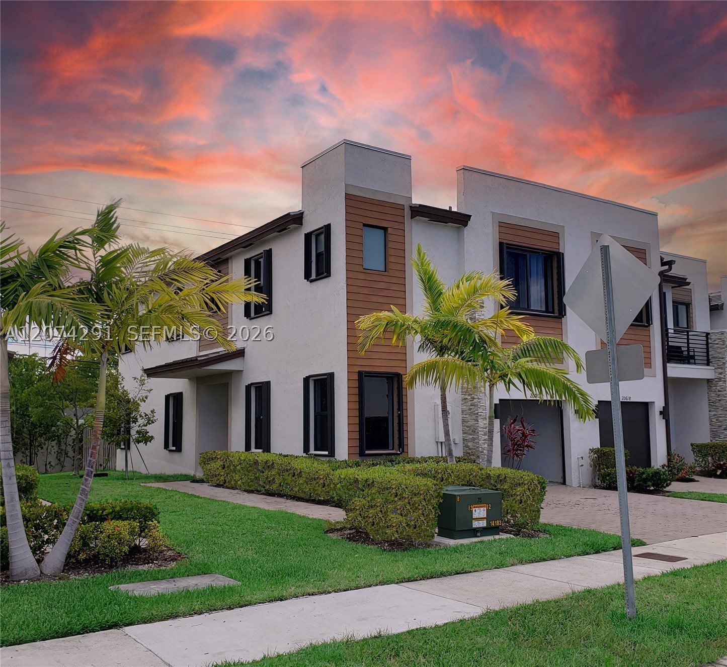20610 NE 2nd Ct – photo 1