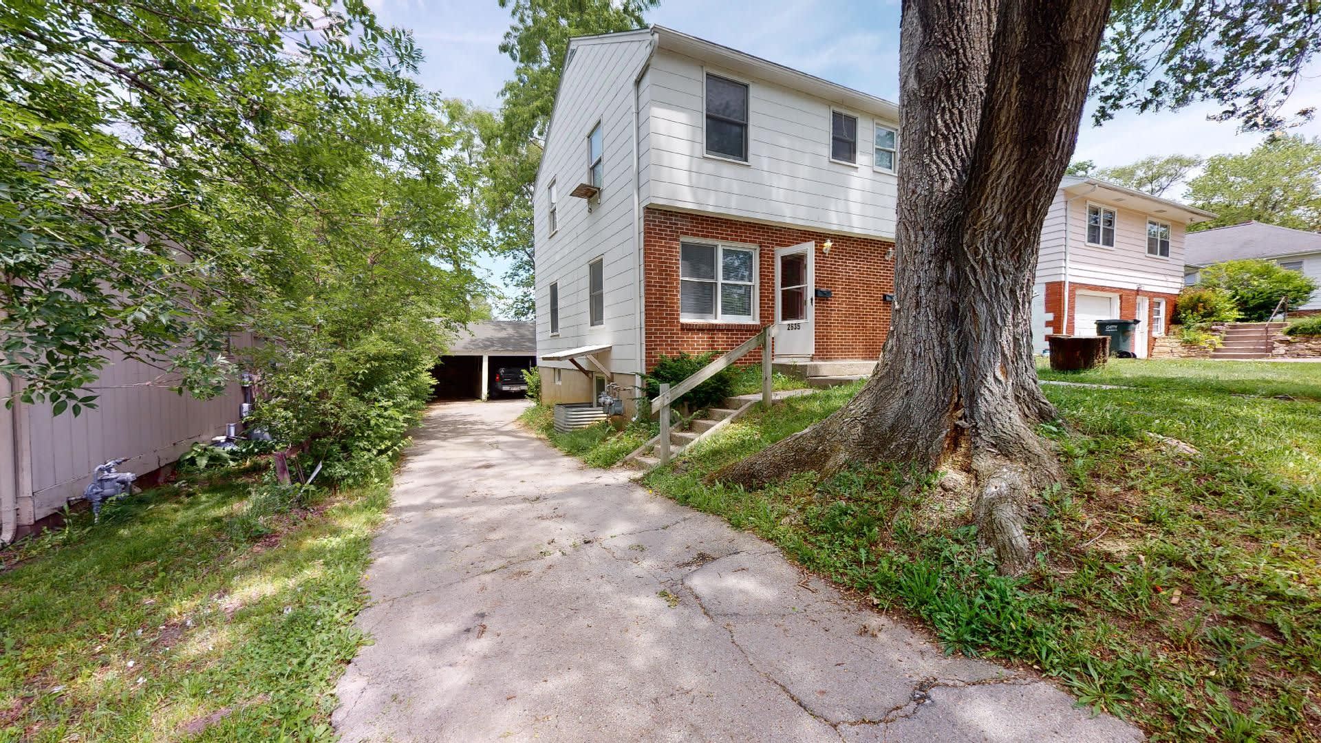 Walk To Isu 2Bd Plus Bonus Room – photo 1 of 348