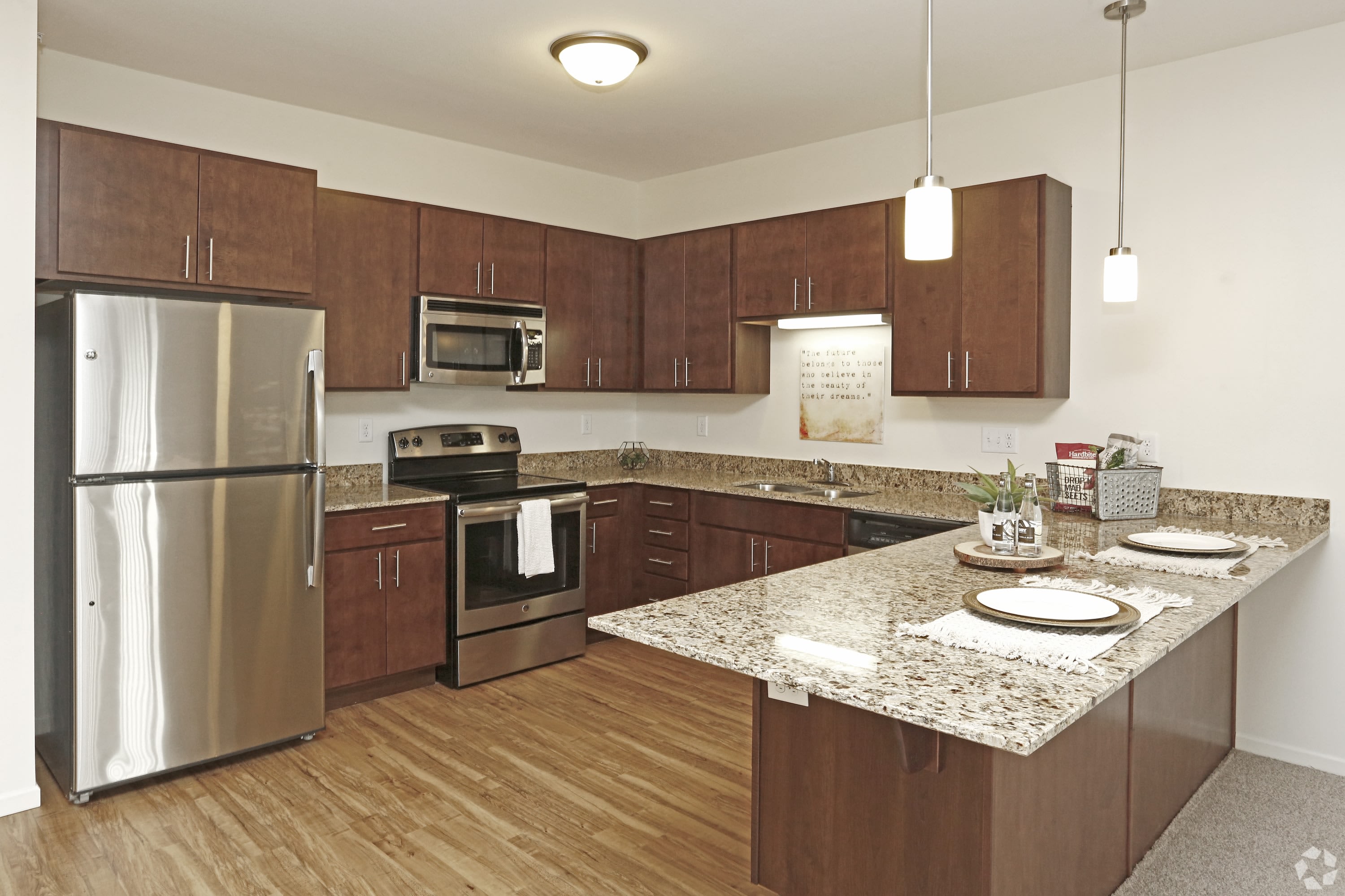 Cascade Apartments – photo 1