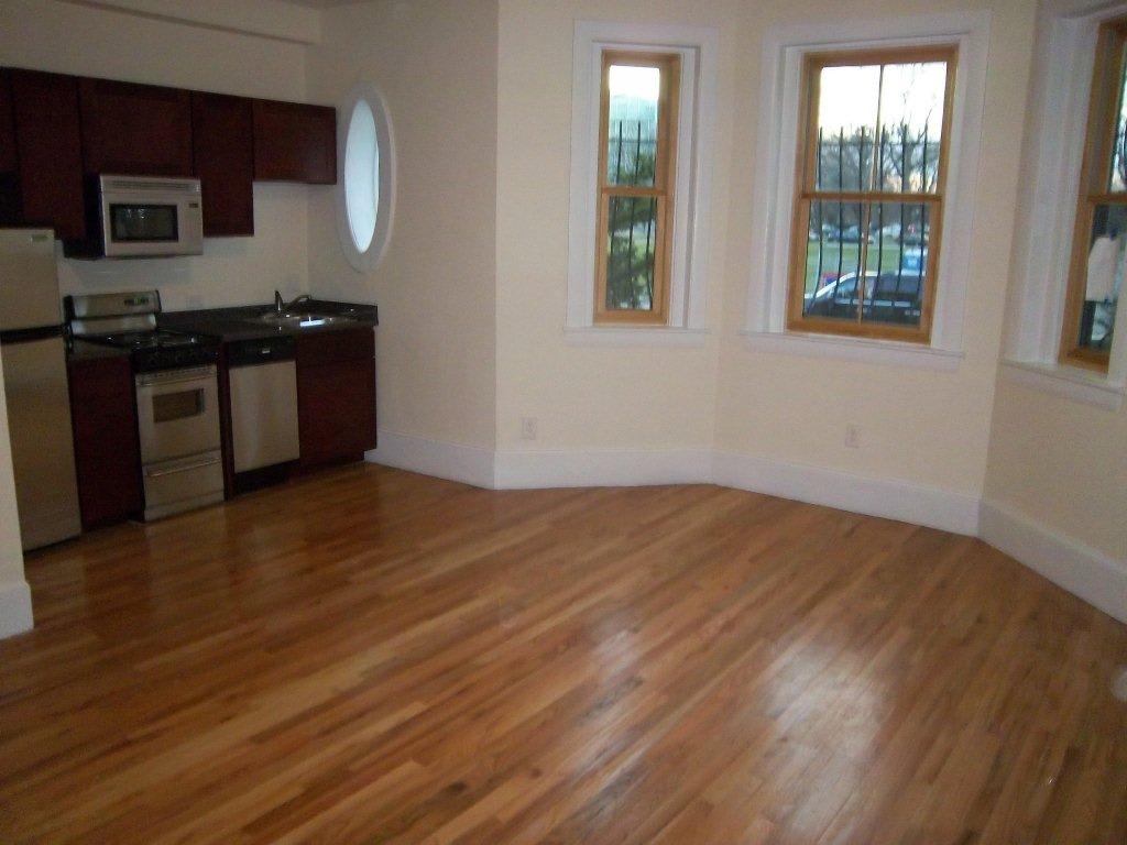 212 Hemenway St – photo 1