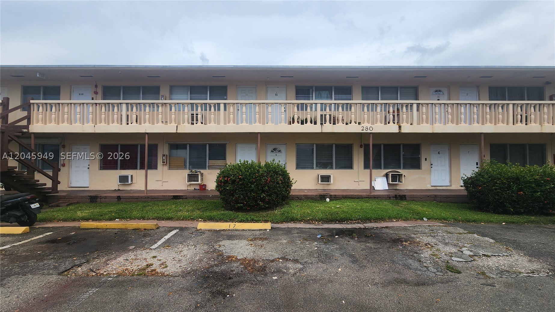 280 SW 11th Ave – photo 1 of 16