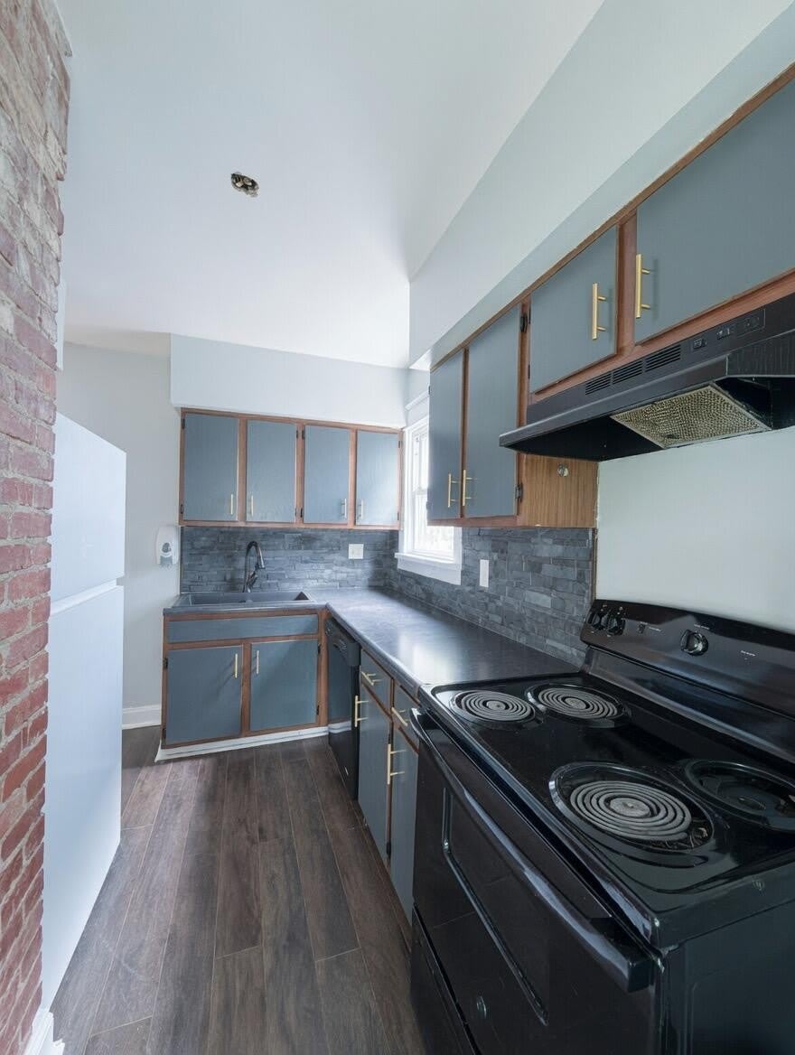 490 E Oakland Avenue – photo 1