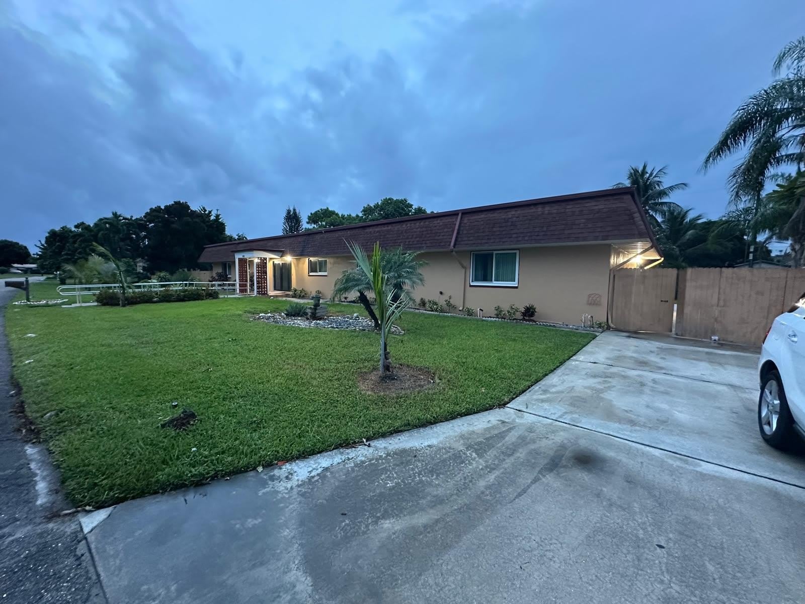 1616 Crandon Avenue – photo 1 of 4