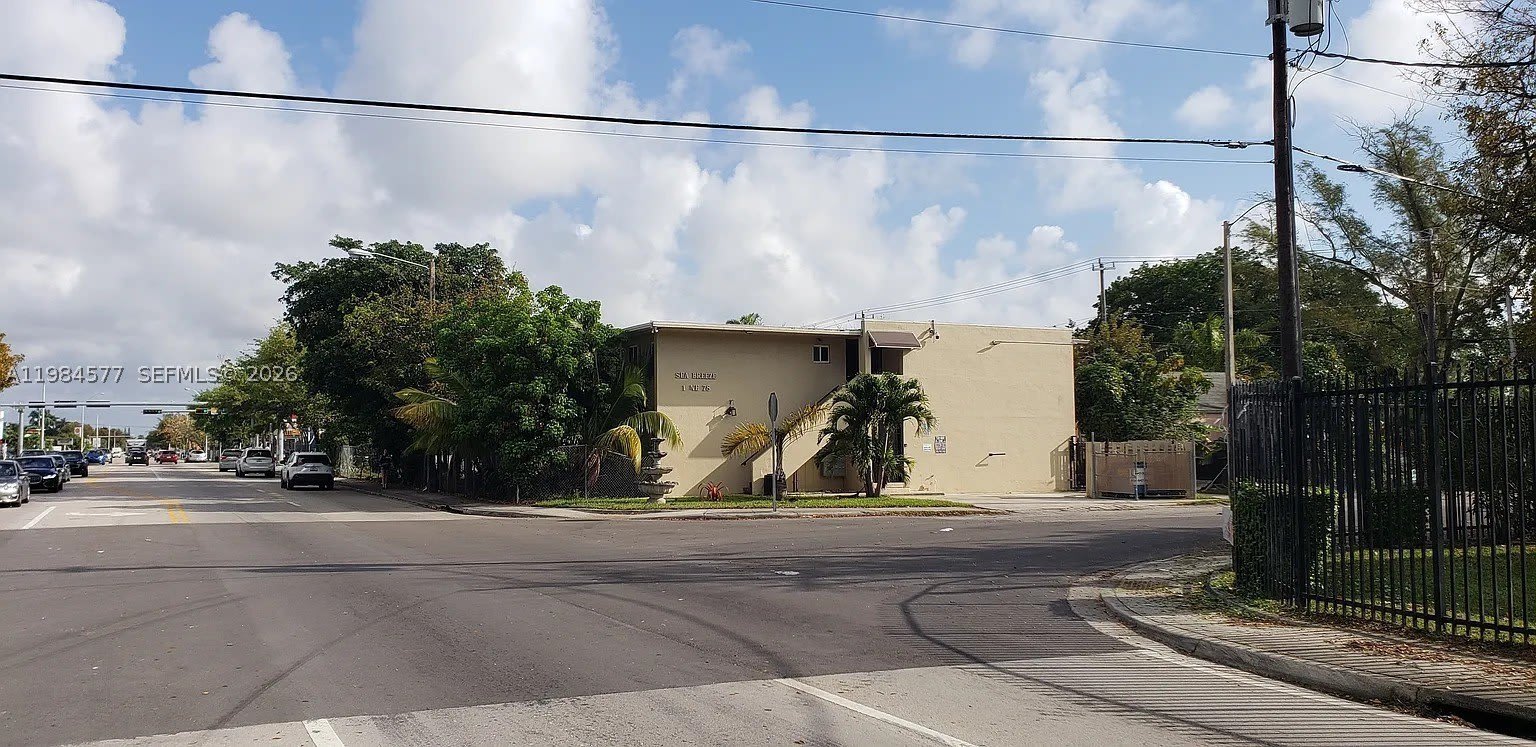 1 NE 78th St – photo 1