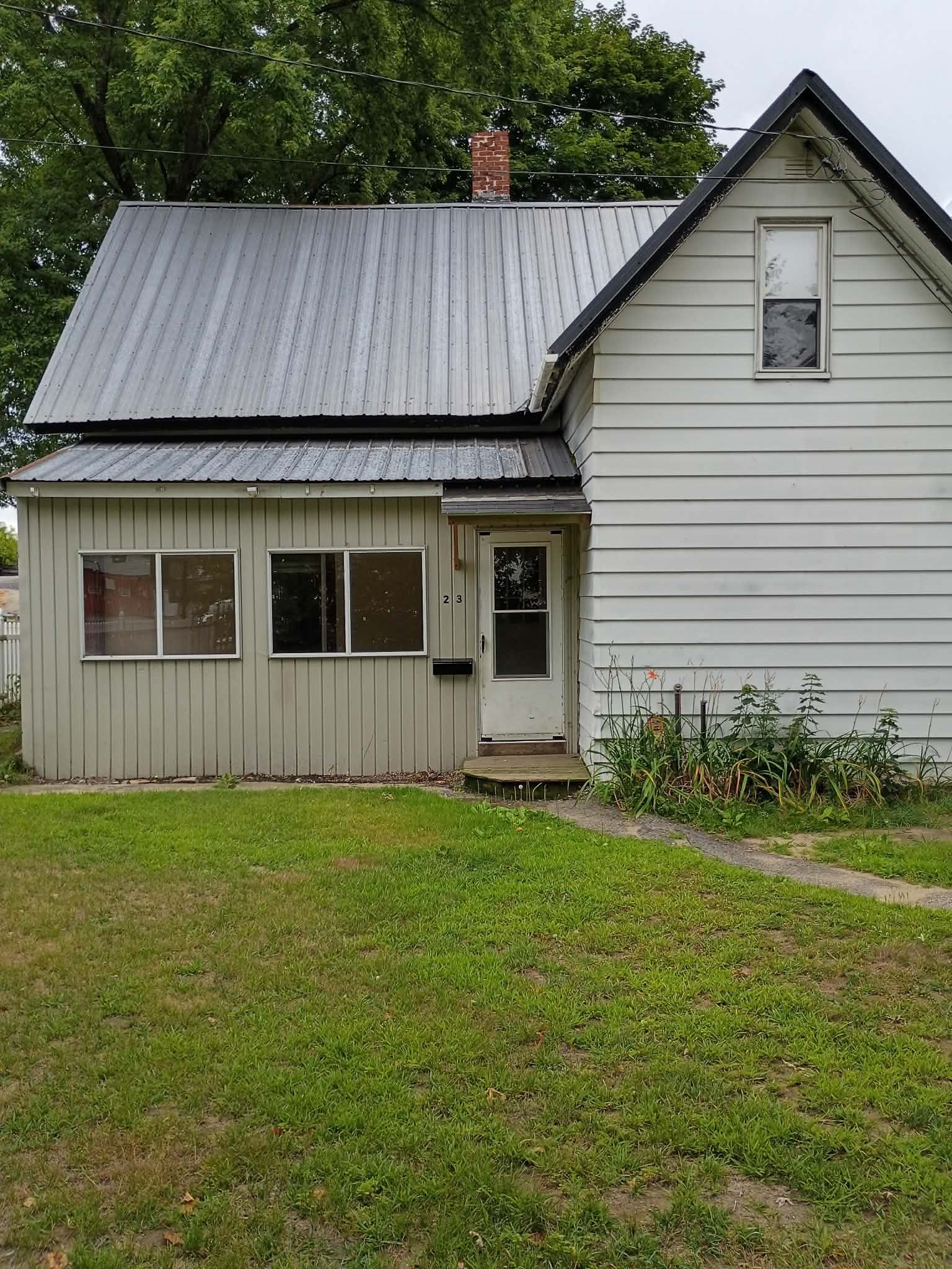23 Roxbury Road – photo 1 of 10
