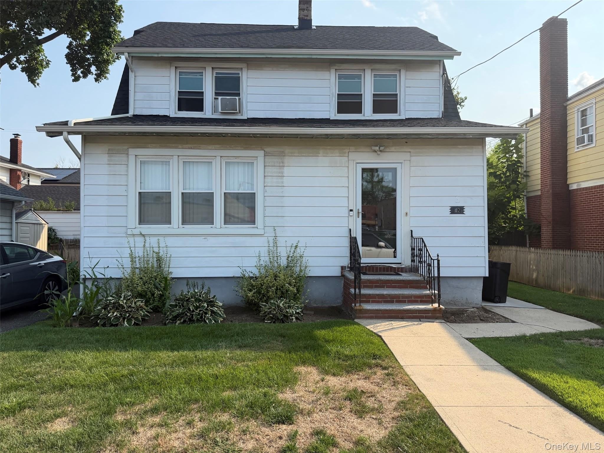42 W Lincoln Avenue – photo 1 of 14