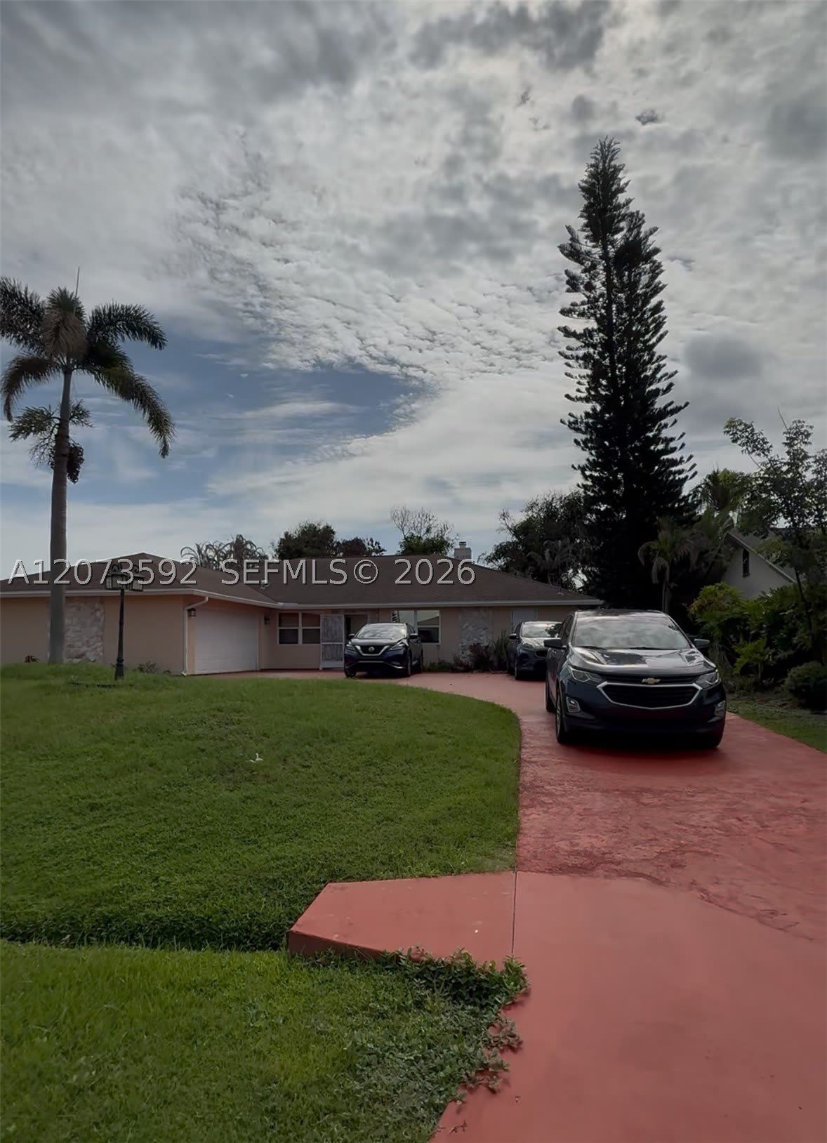 1457 SE Ladner St – photo 1