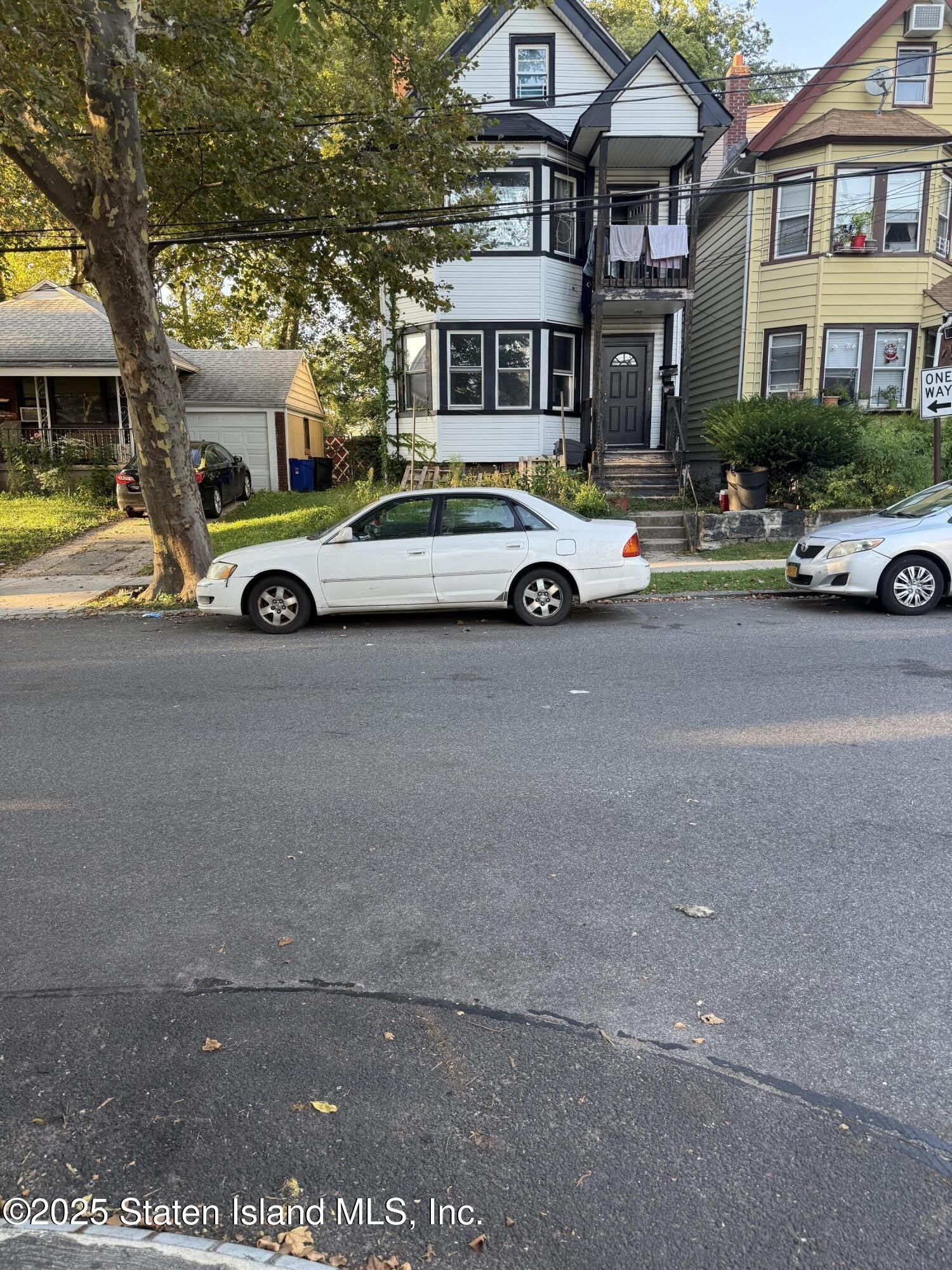 247 Charles Avenue – photo 1