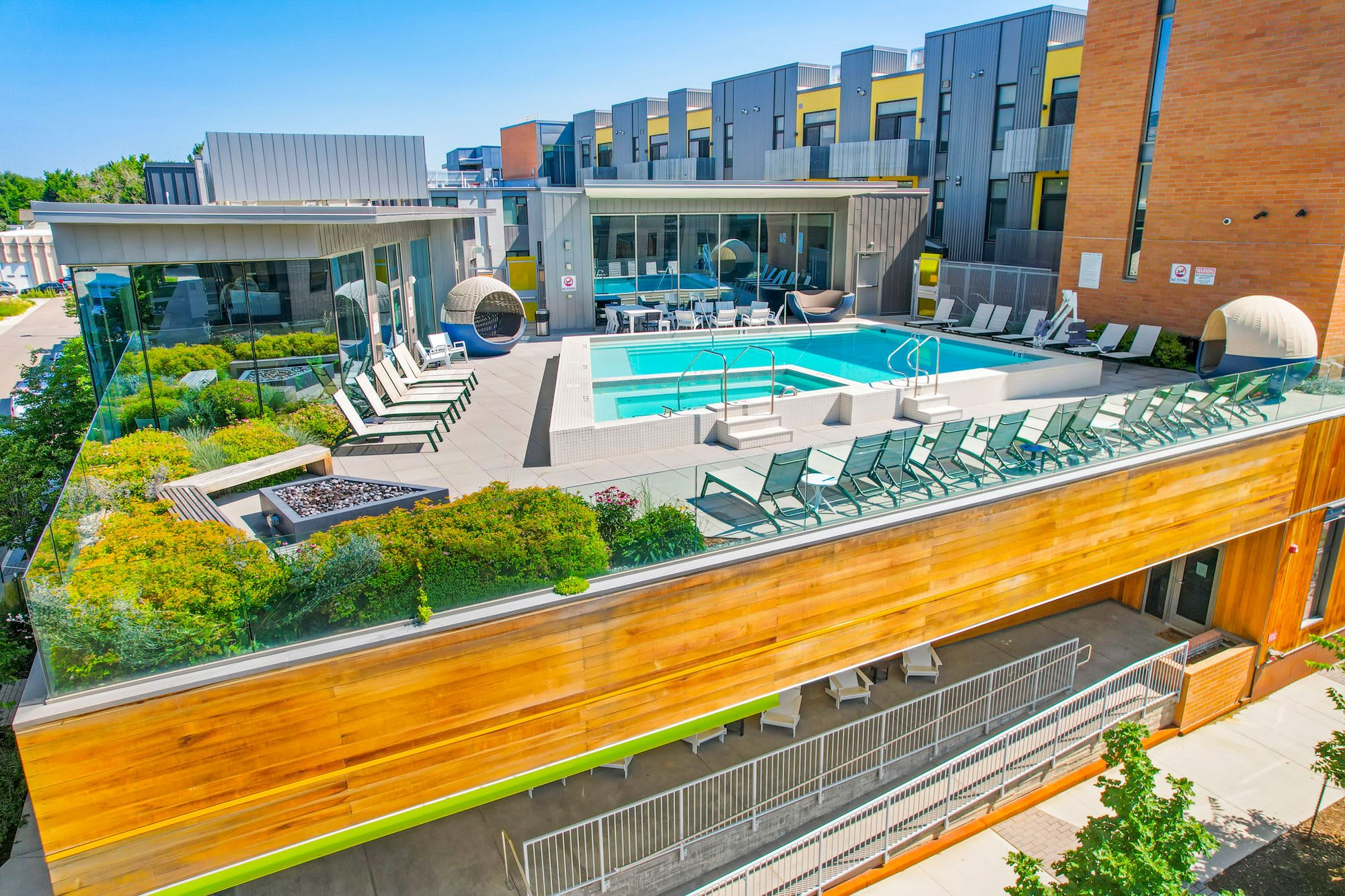 S Park Apartments – photo 1