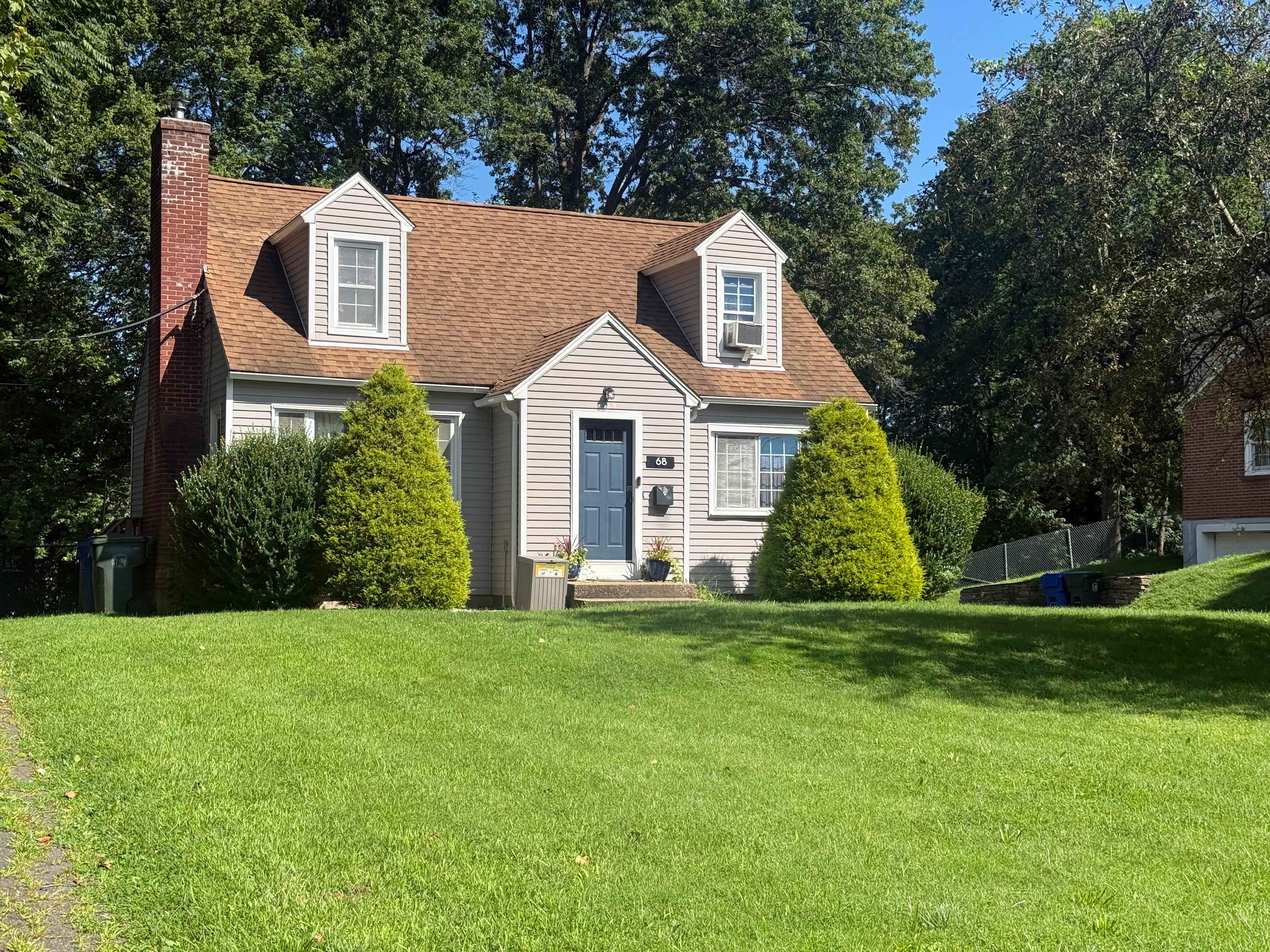 68 Robbins Avenue – photo 1 of 18